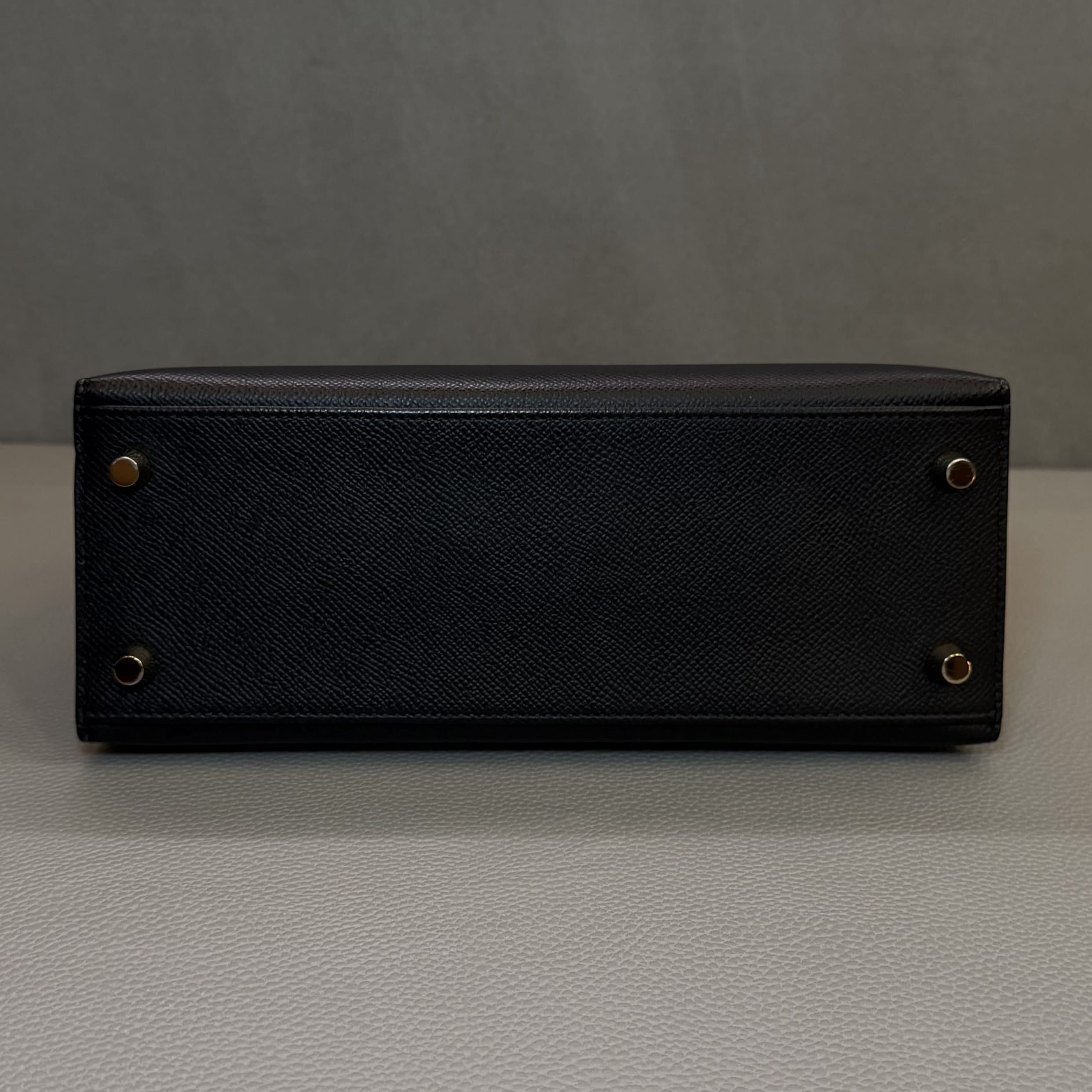 Hermès Noir Kelly Sellier 25 Epsom Gold Hardware