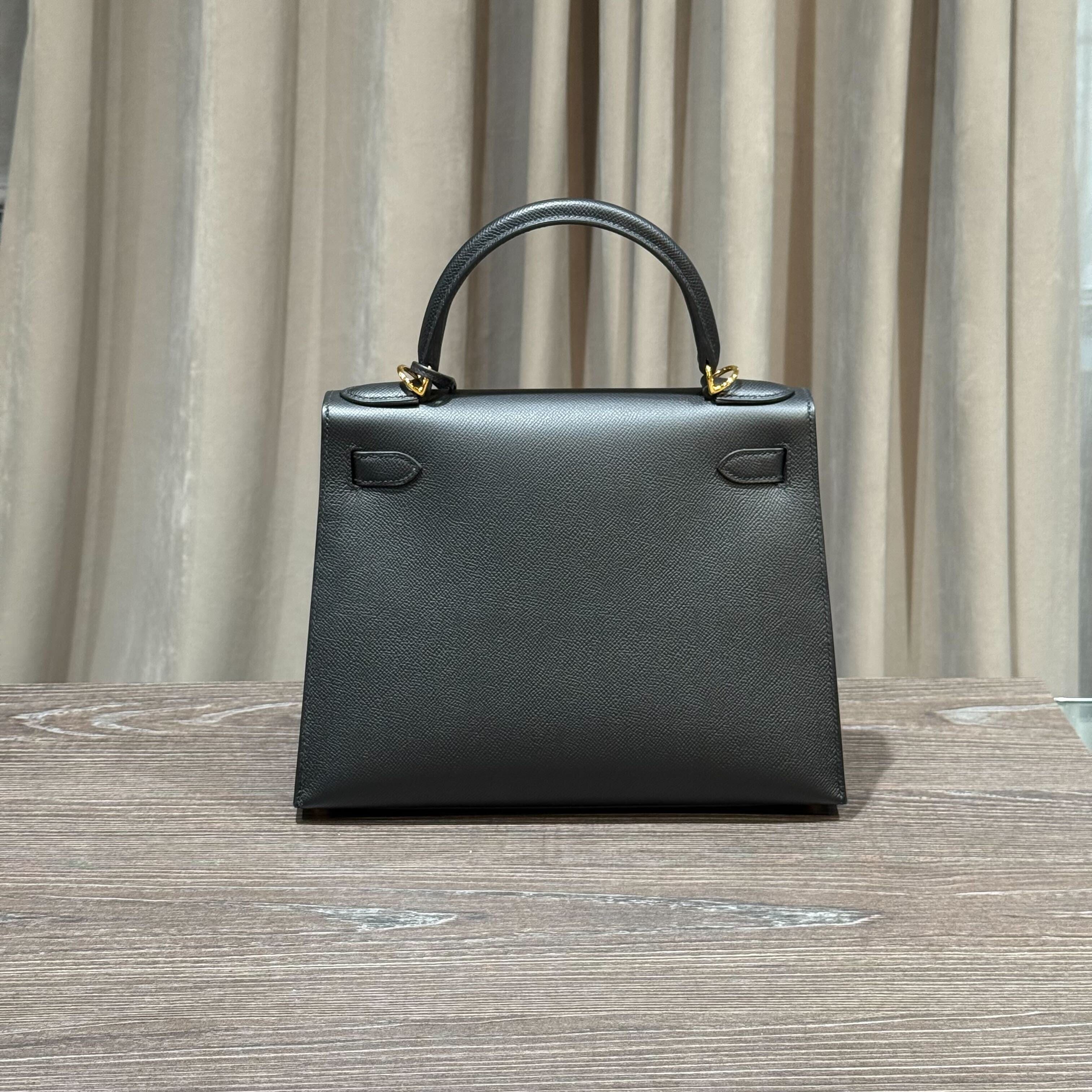 Hermès Noir Kelly Sellier 28 Epsom Gold Hardware