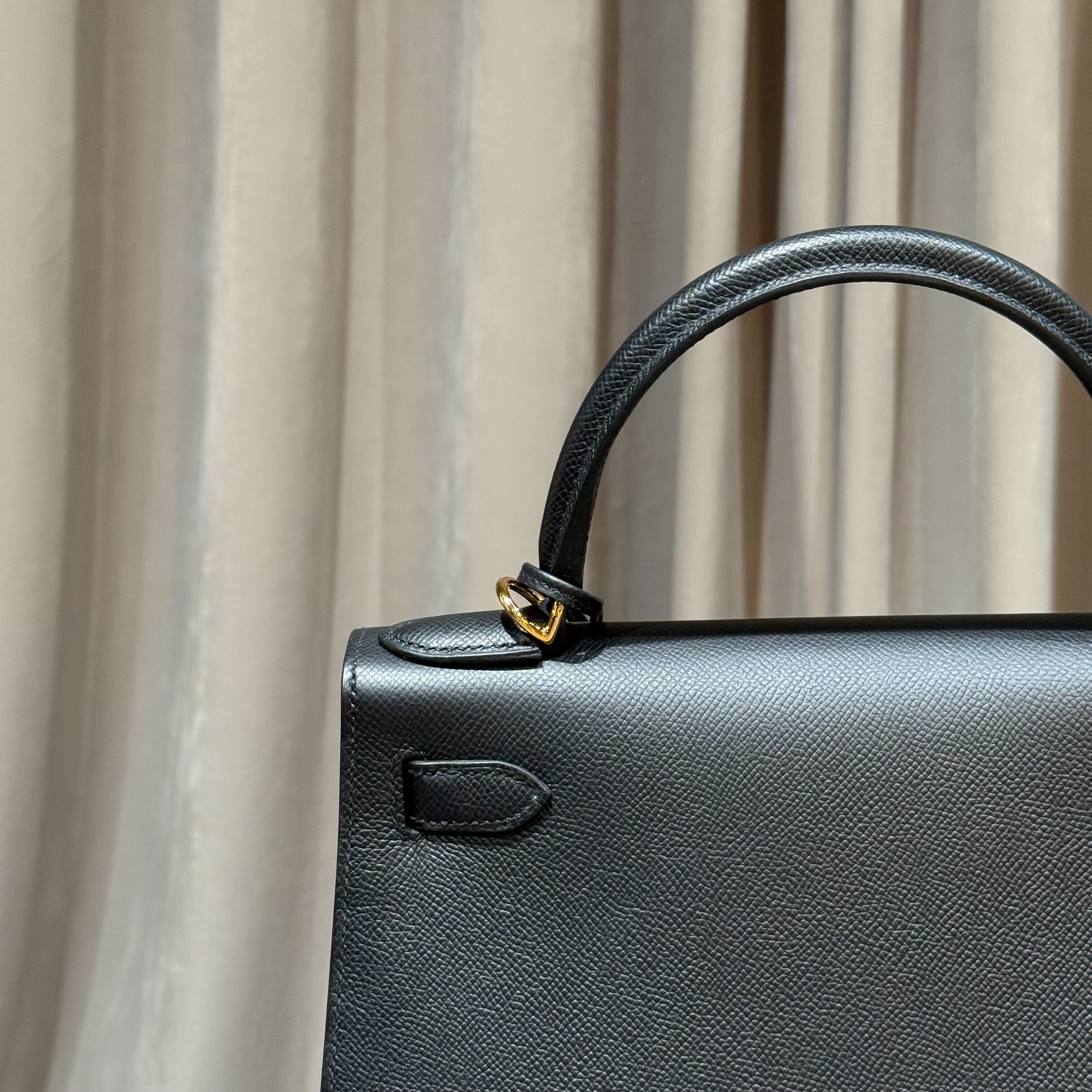 Hermès Noir Kelly Sellier 28 Epsom Gold Hardware