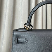 Hermès Noir Kelly Sellier 28 Epsom Gold Hardware