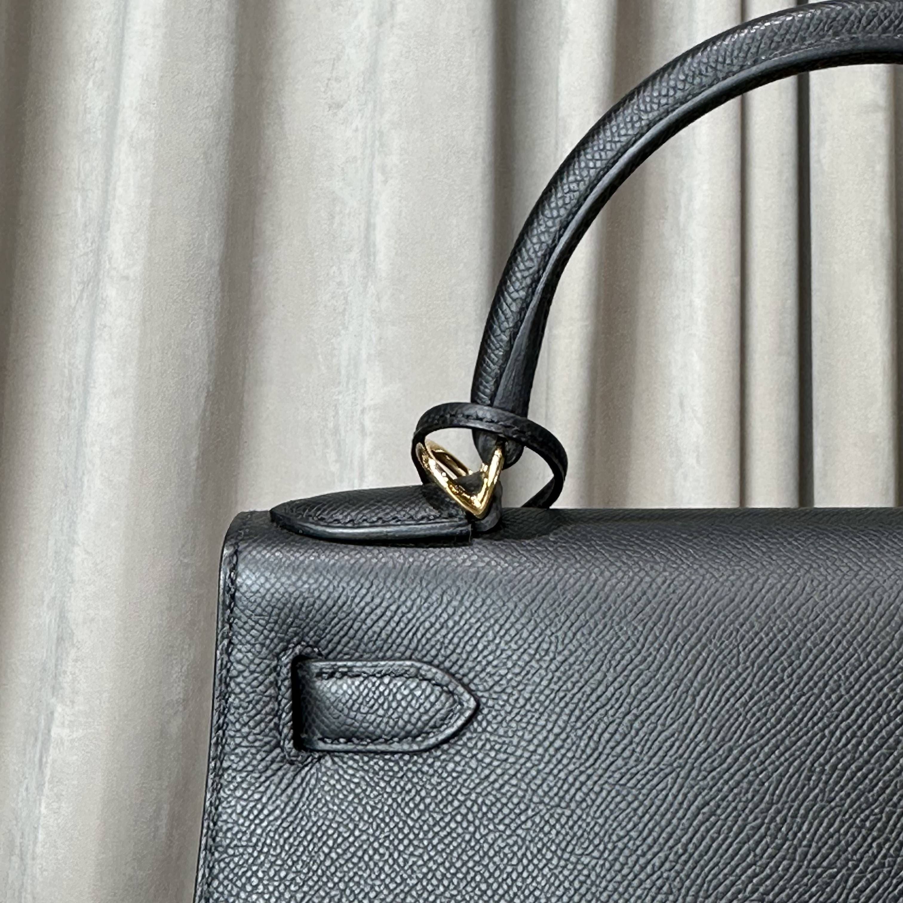 Hermès Noir Kelly Sellier 28 Epsom Gold Hardware
