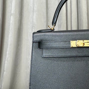 Hermès Noir Kelly Sellier 28 Epsom Gold Hardware