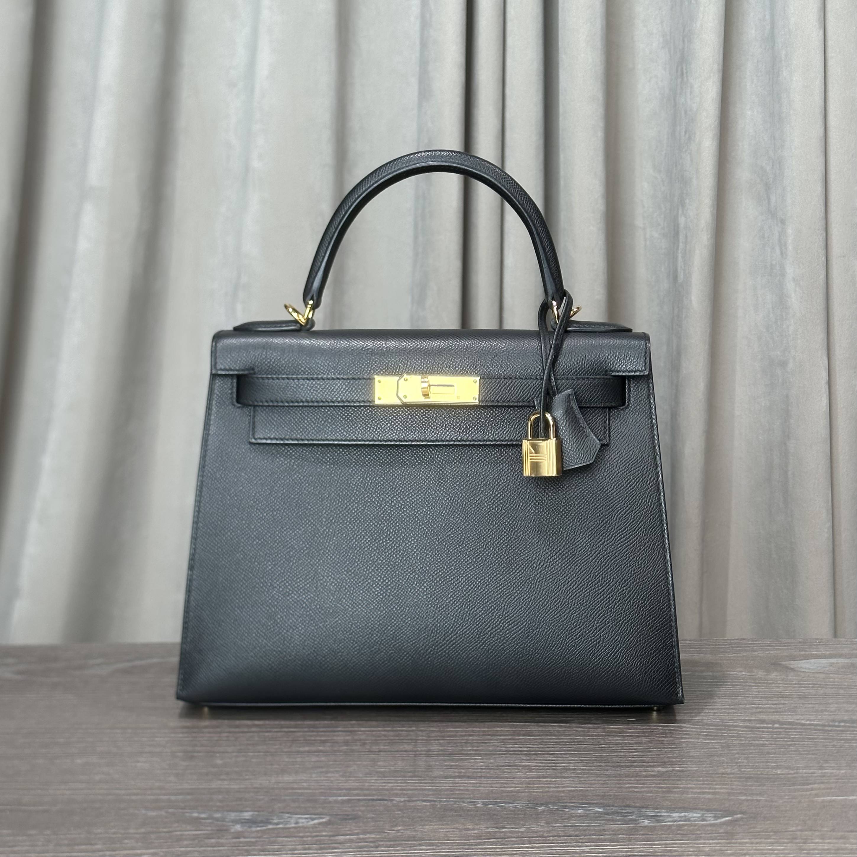 Hermès Noir Kelly Sellier 28 Epsom Gold Hardware