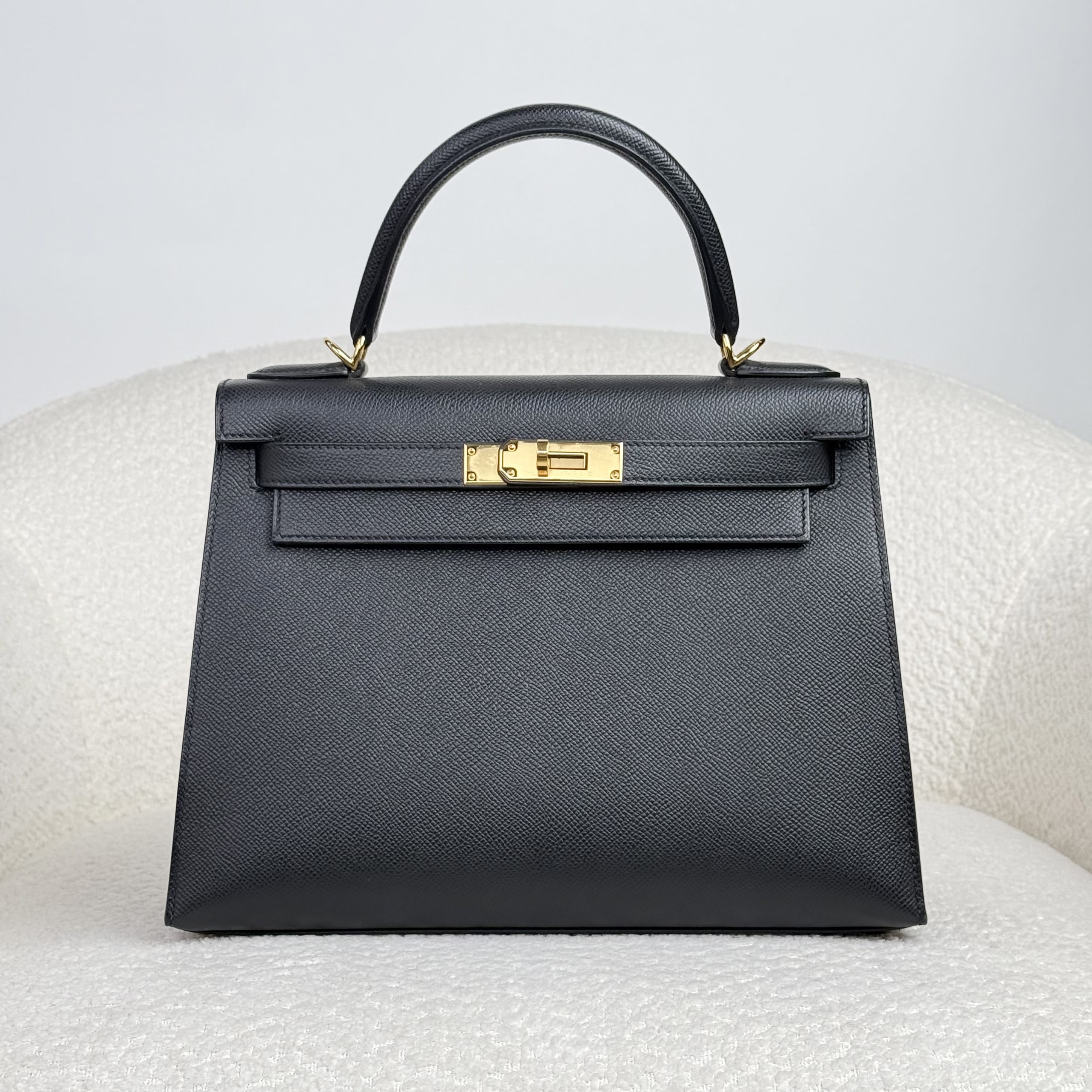 Hermès Noir Kelly Sellier 28 Epsom Gold Hardware
