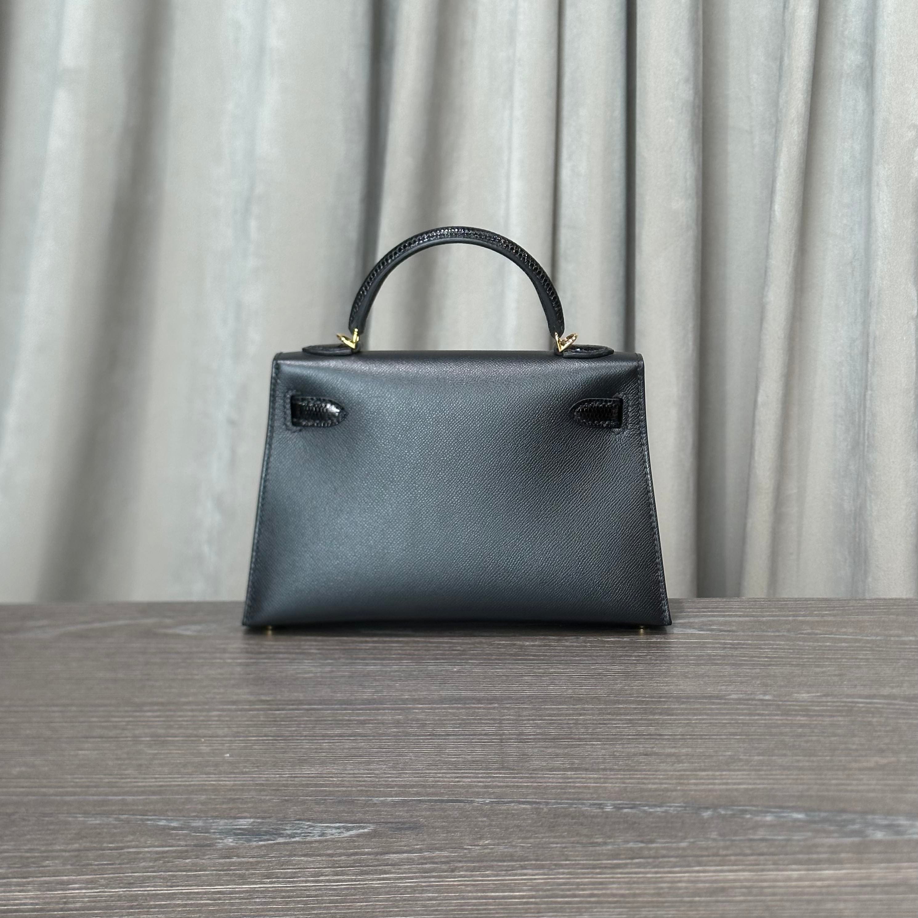 Hermès Noir Mini Kelly 20 Sellier Touch Veau Madame Lezard Gold Hardware