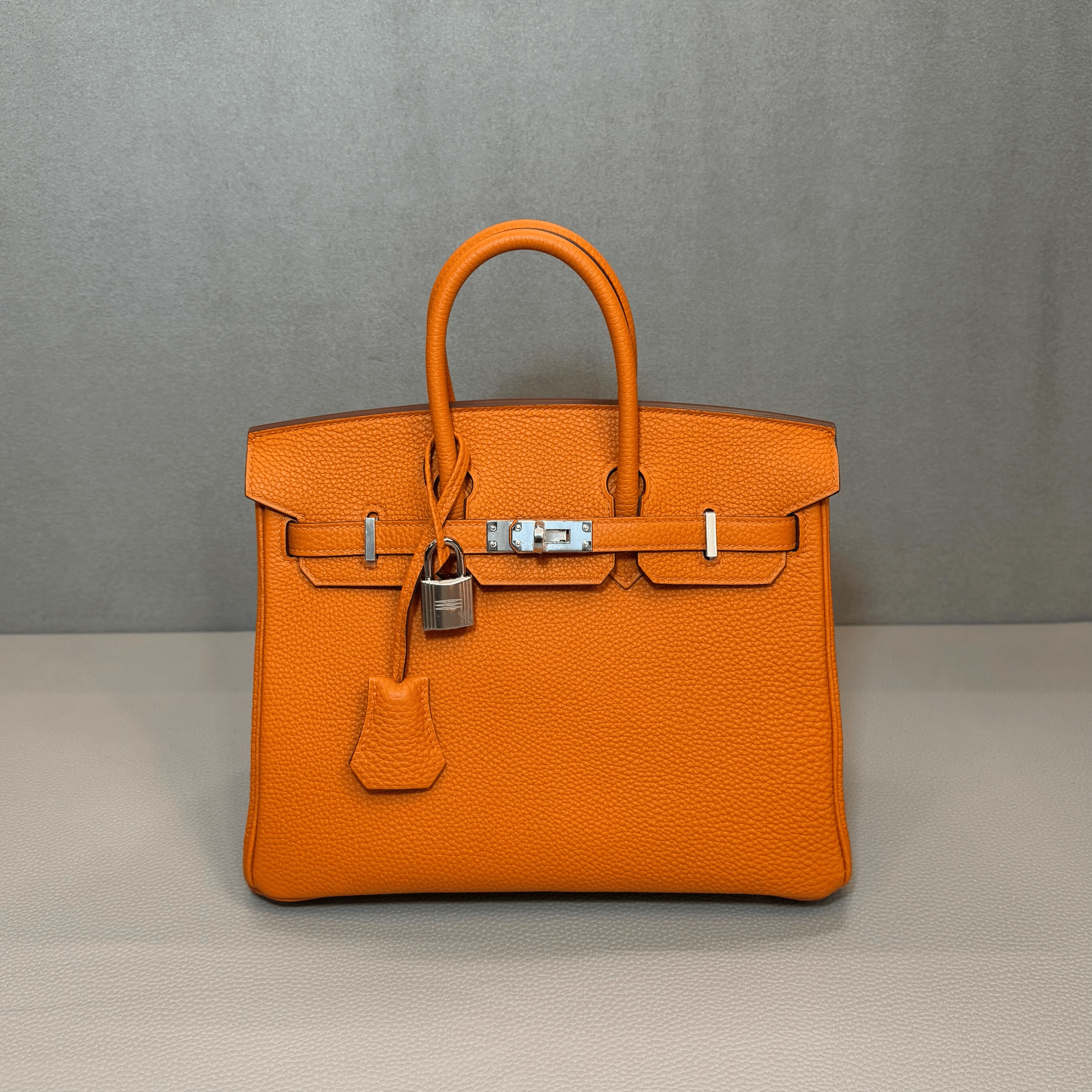 hermes-orange-birkin-25-togo-palladium-hardware-hermes-1221939036.png