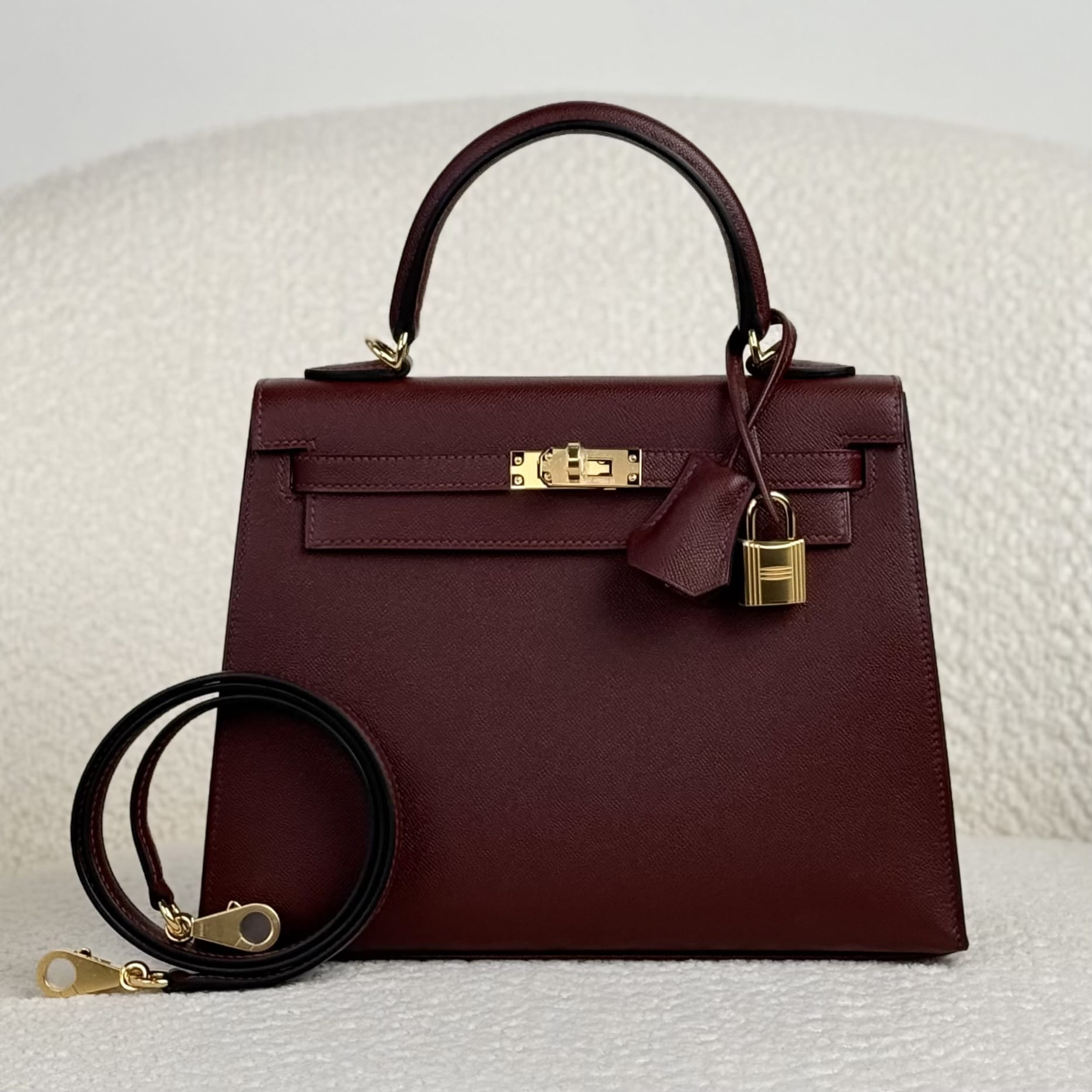 Hermès Rouge H Kelly Sellier 25 Epsom Gold Hardware