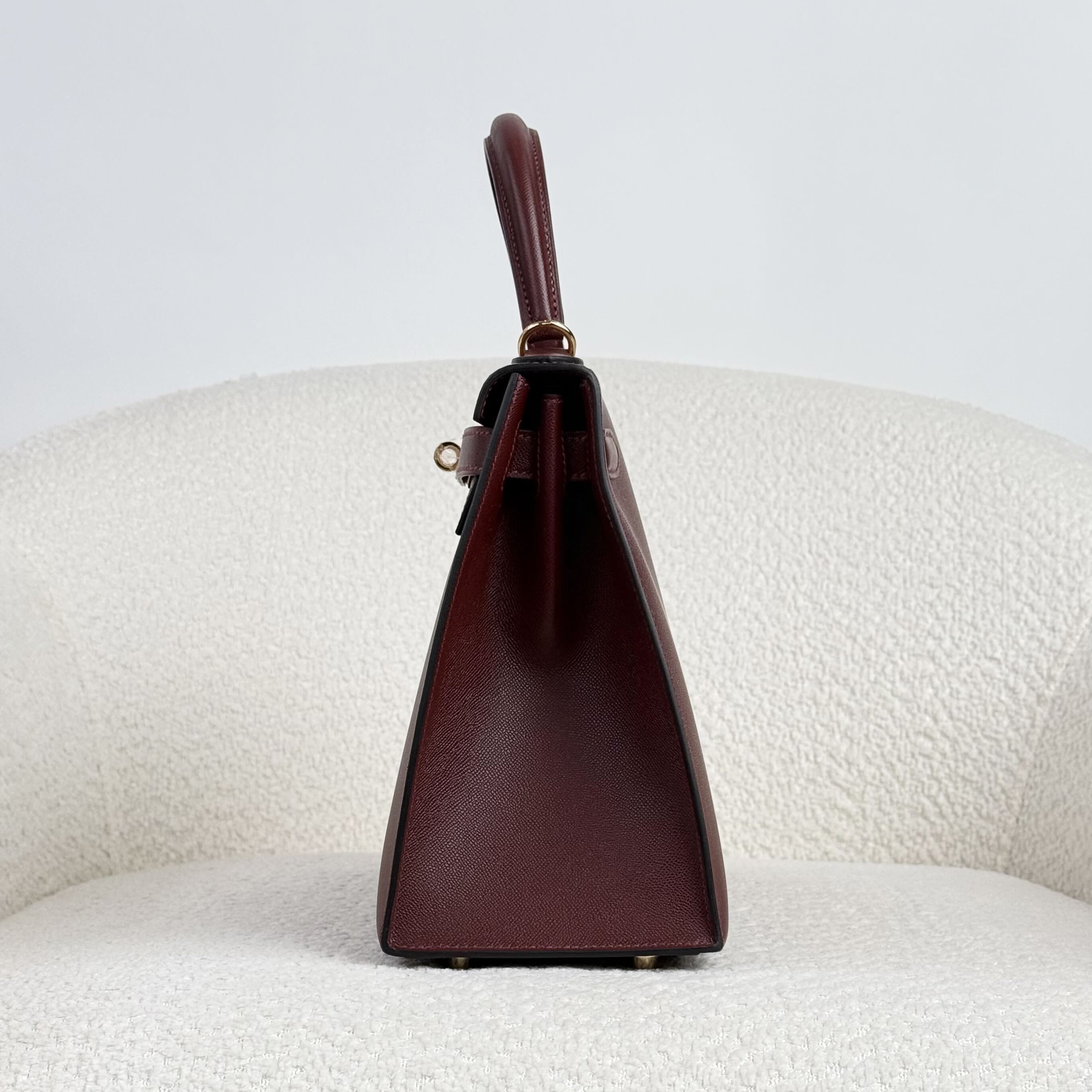 Hermès Rouge H Kelly Sellier 28 Madame Gold Hardware