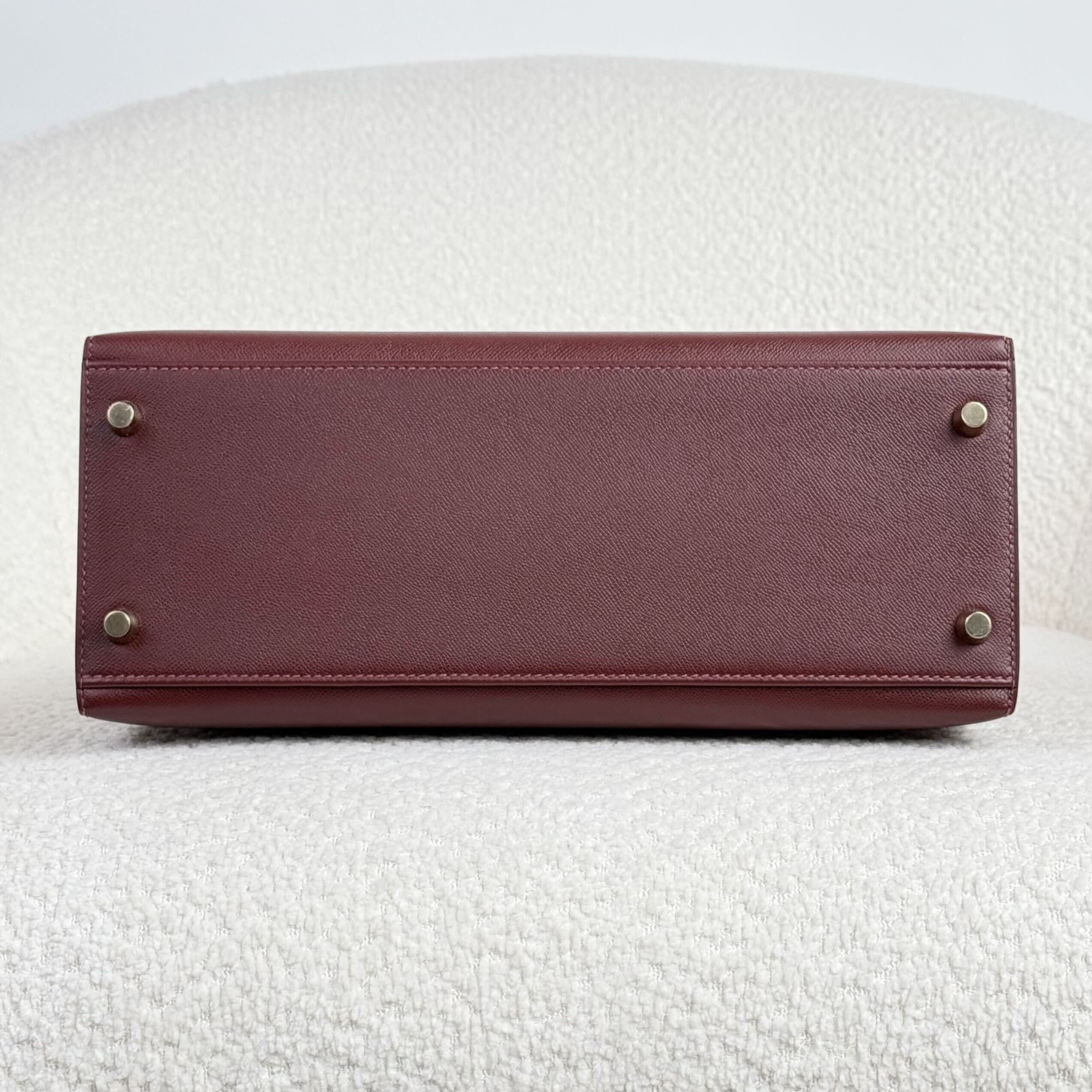Hermès Rouge H Kelly Sellier 28 Madame Gold Hardware