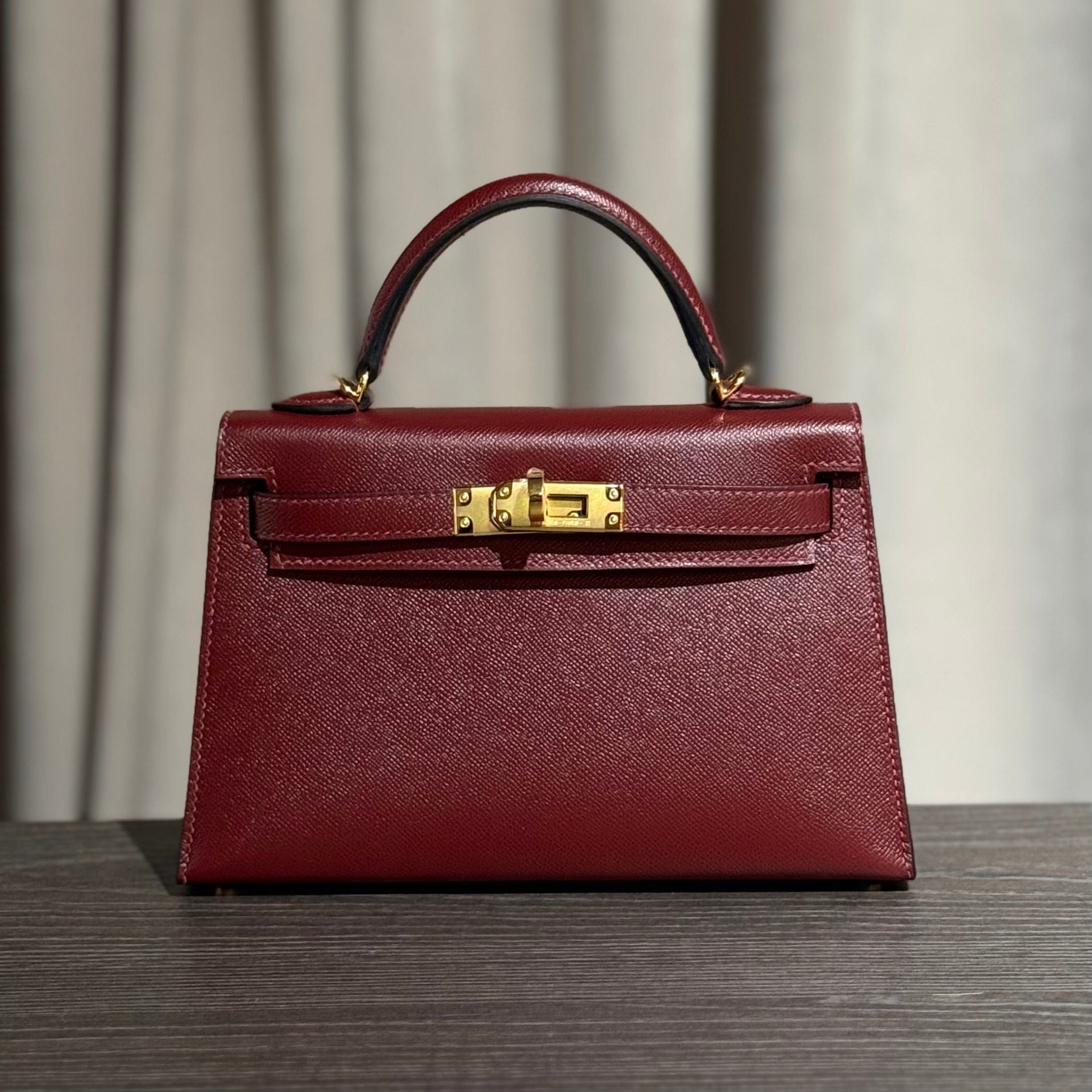 Hermès Rouge H Mini Kelly Sellier 20 Madame Gold Hardware