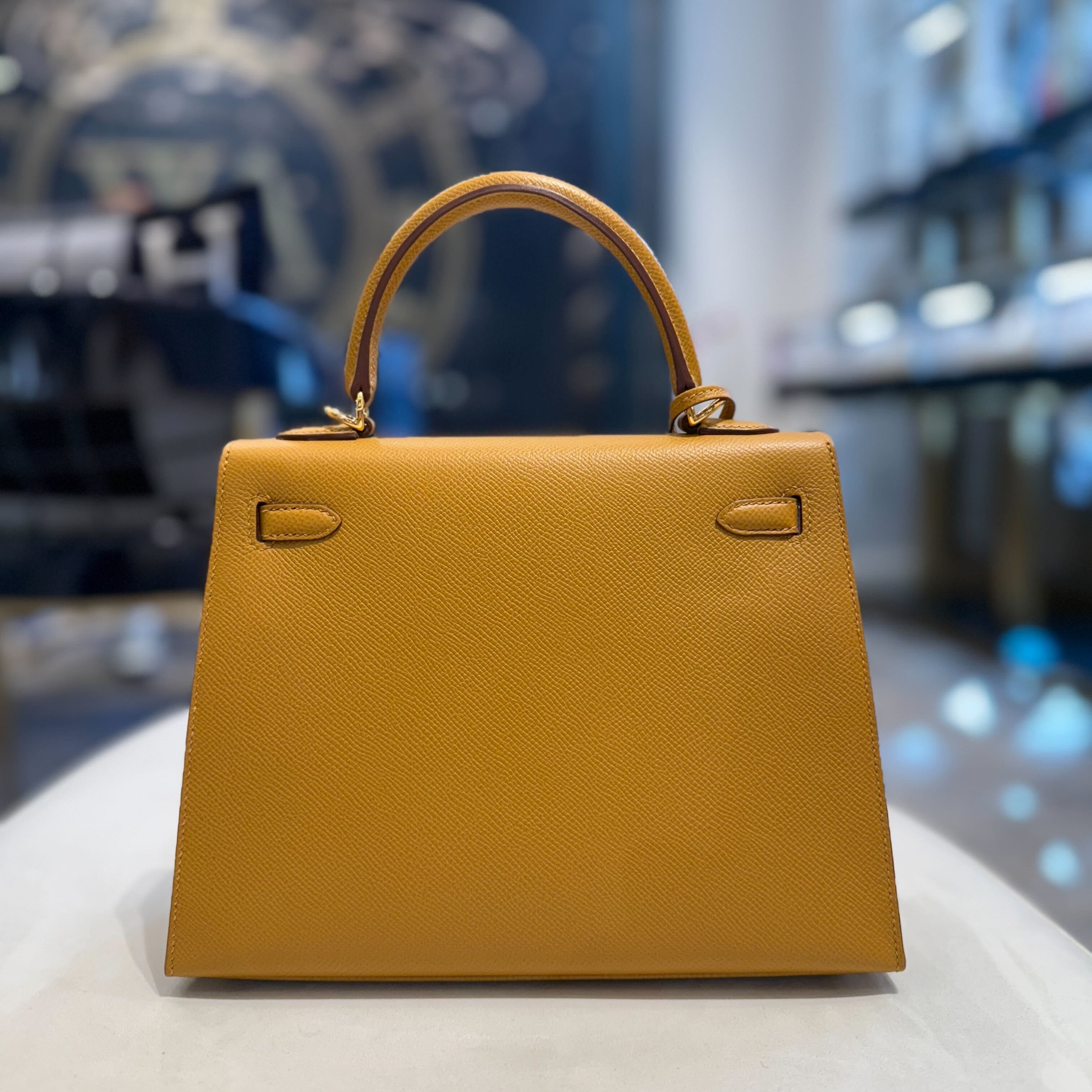 HERMES エルメス セリエ デザインレザー手袋　金色金具　黄色 HERMES エルメス セリエ デザインレザー手袋 金色金具 黄色