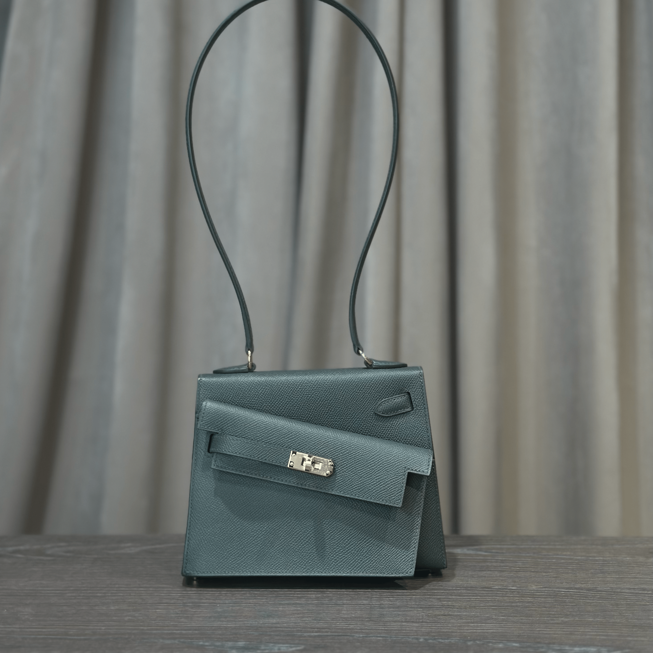 hermes-vert-mangrove-mini-kelly-en-desordre-20-permabrass-hardware-limited-edition-hermes-1193338342.png