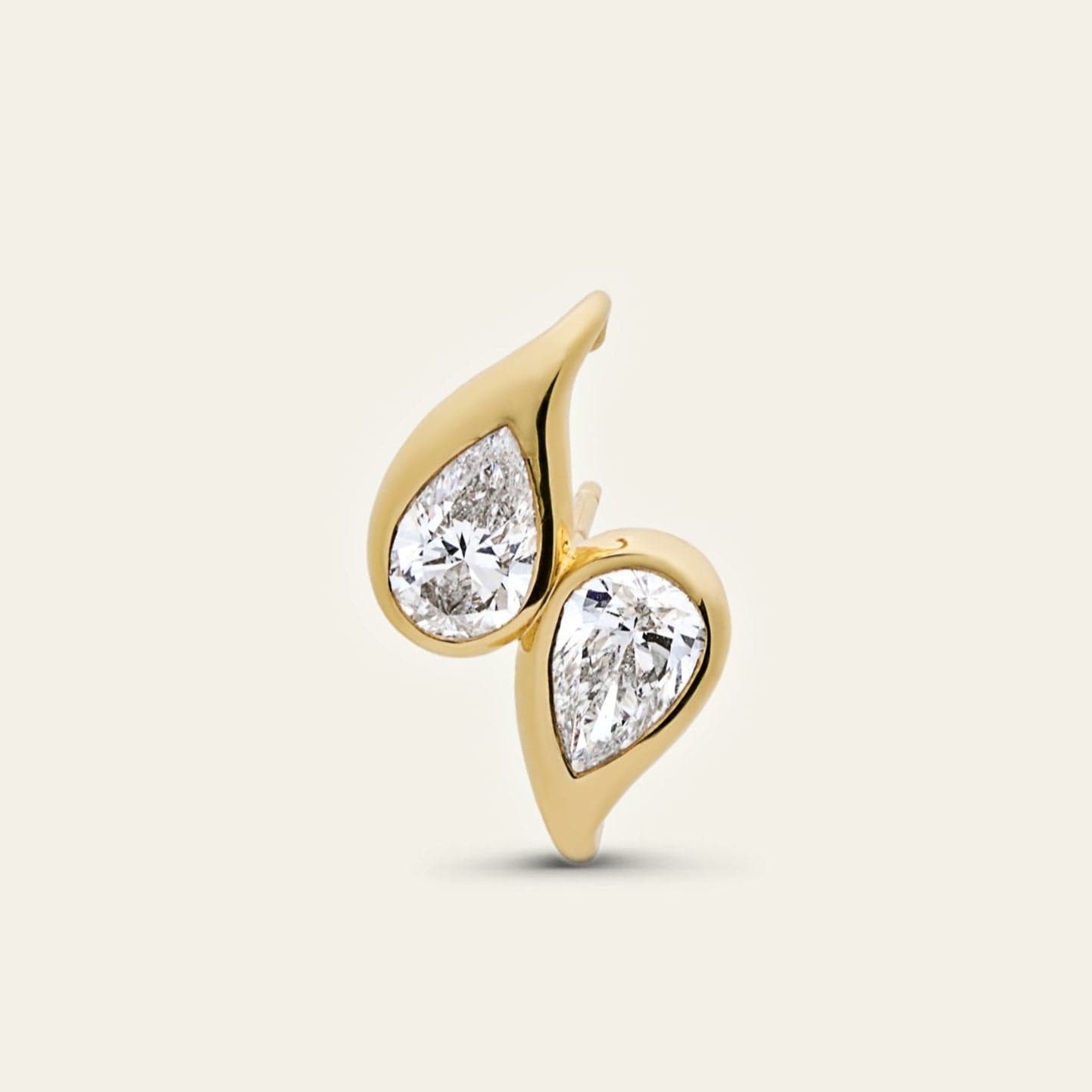 mika-ear-cuff-in-yellow-gold-with-pear-diamonds-jewels-aficionado-1146587203.jpg