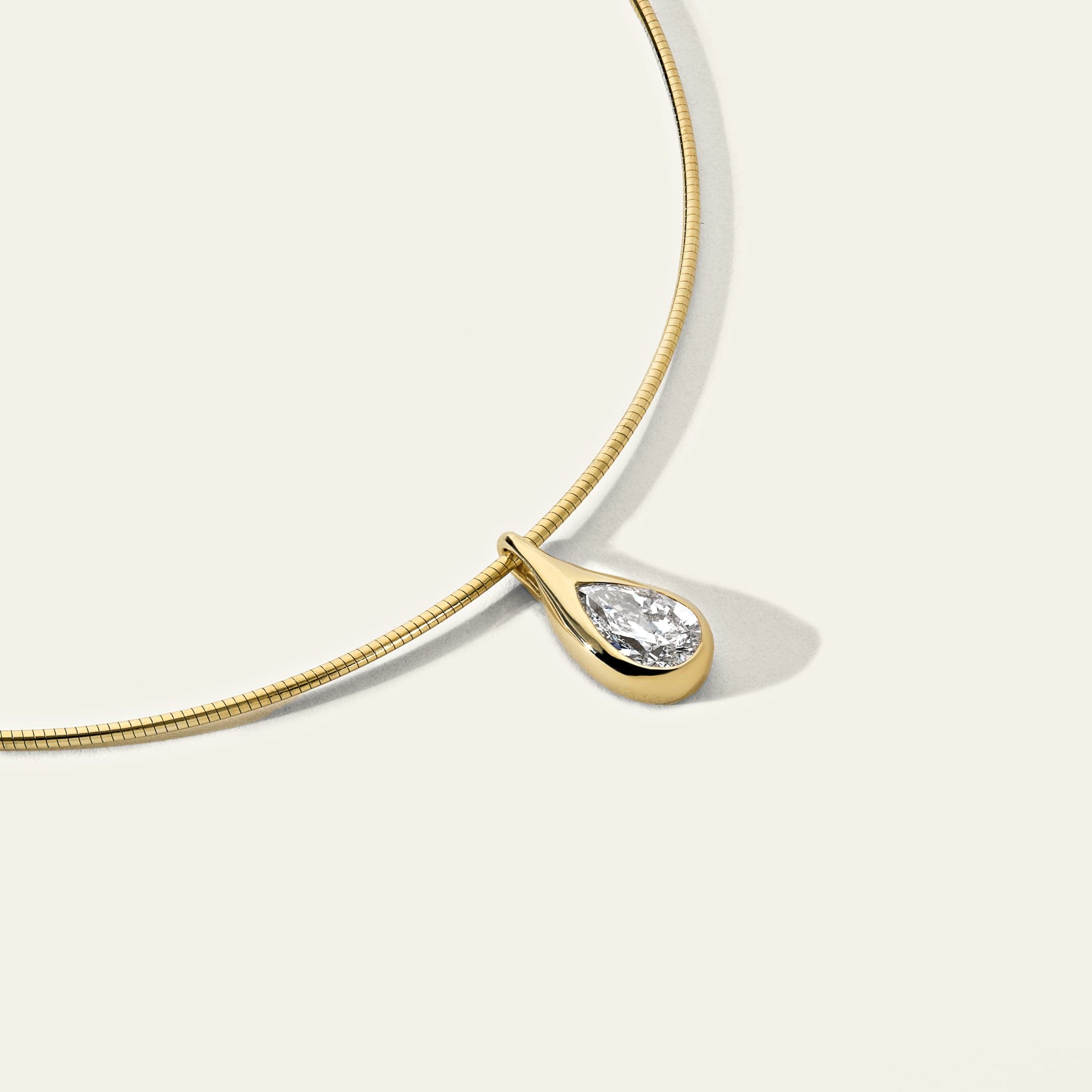 mika-necklace-with-omega-chain-jewels-aficionado-1170541084.jpg