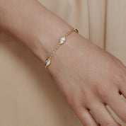 Mika Pear Shaped Diamond Bracelet in Yellow Gold