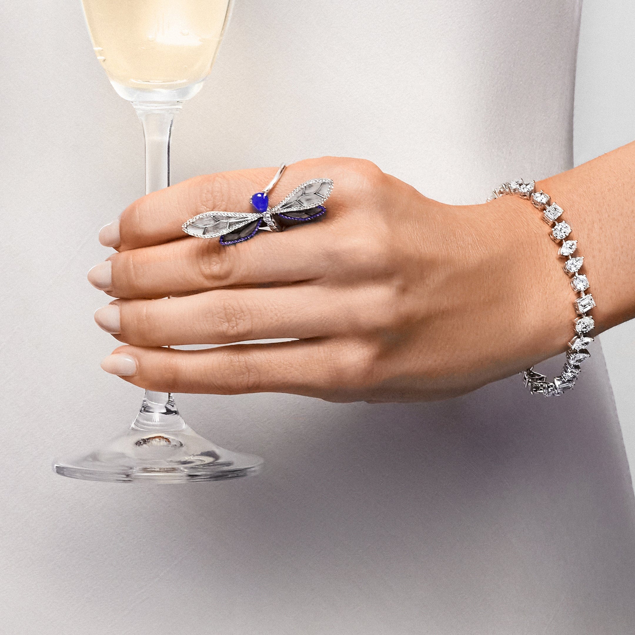 nova-12-carat-diamond-confetti-tennis-bracelet-jewels-aficionado-1186807998.jpg