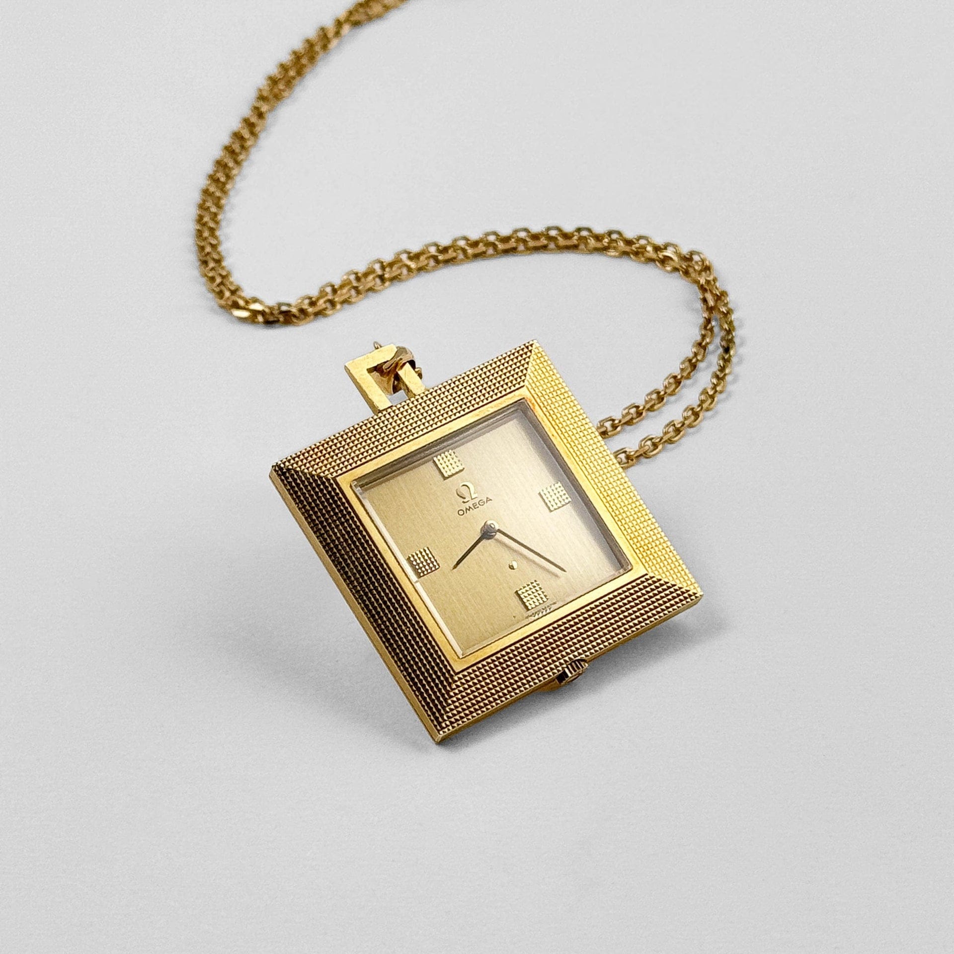 Omega Square Pocket Watch 1715 Yellow Gold Gold Dial