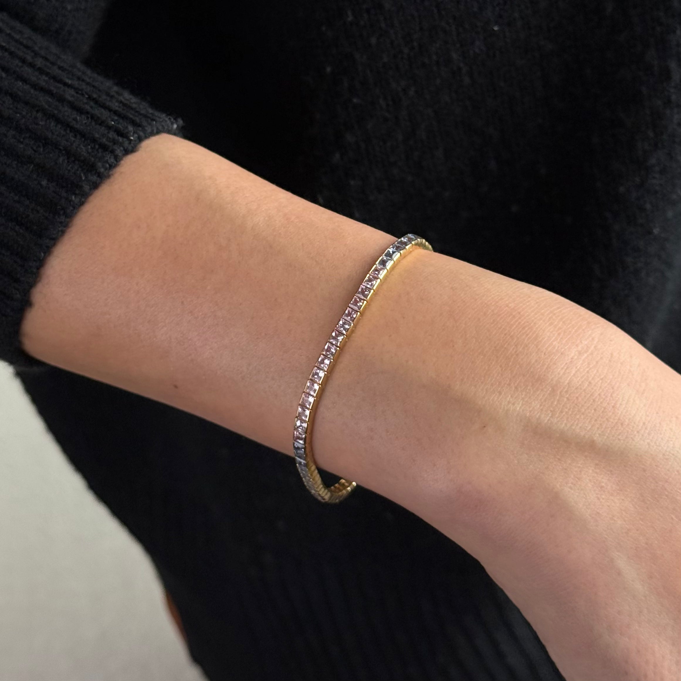 pastel-rainbow-sapphire-tennis-bracelet-jewels-aficionado-1225748449.heic