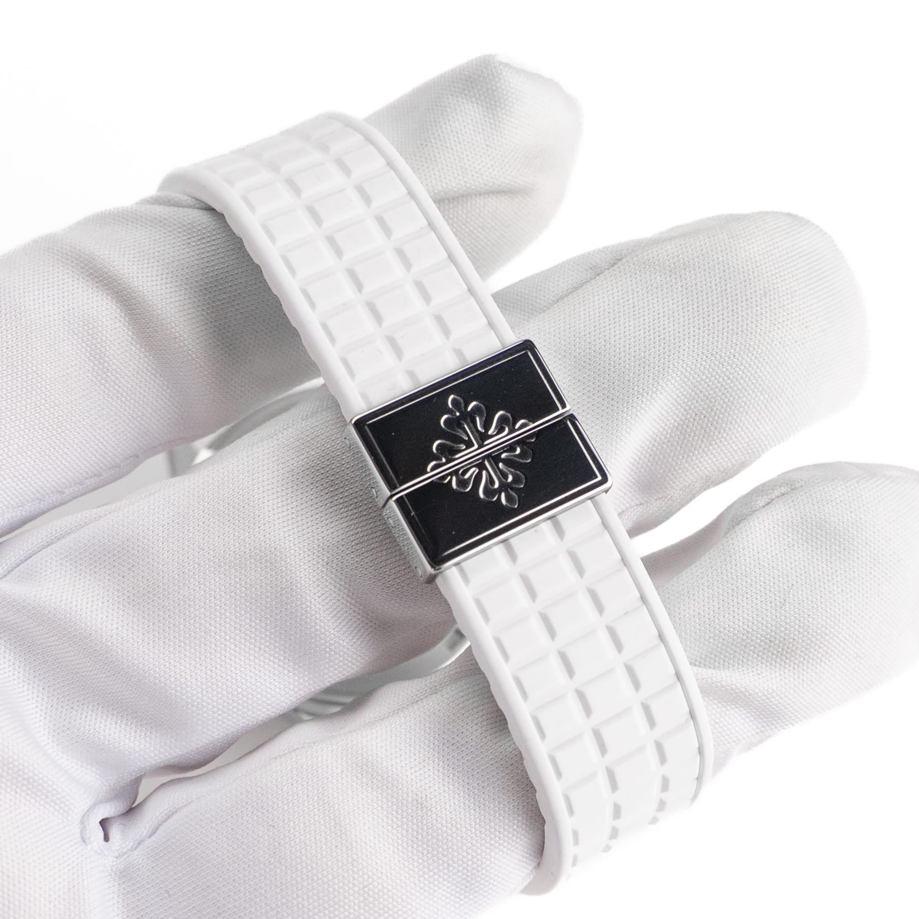 Patek Philippe Aquanaut 5067A-011 Stainless Steel White Dial Diamond Bezel Quartz (2008)