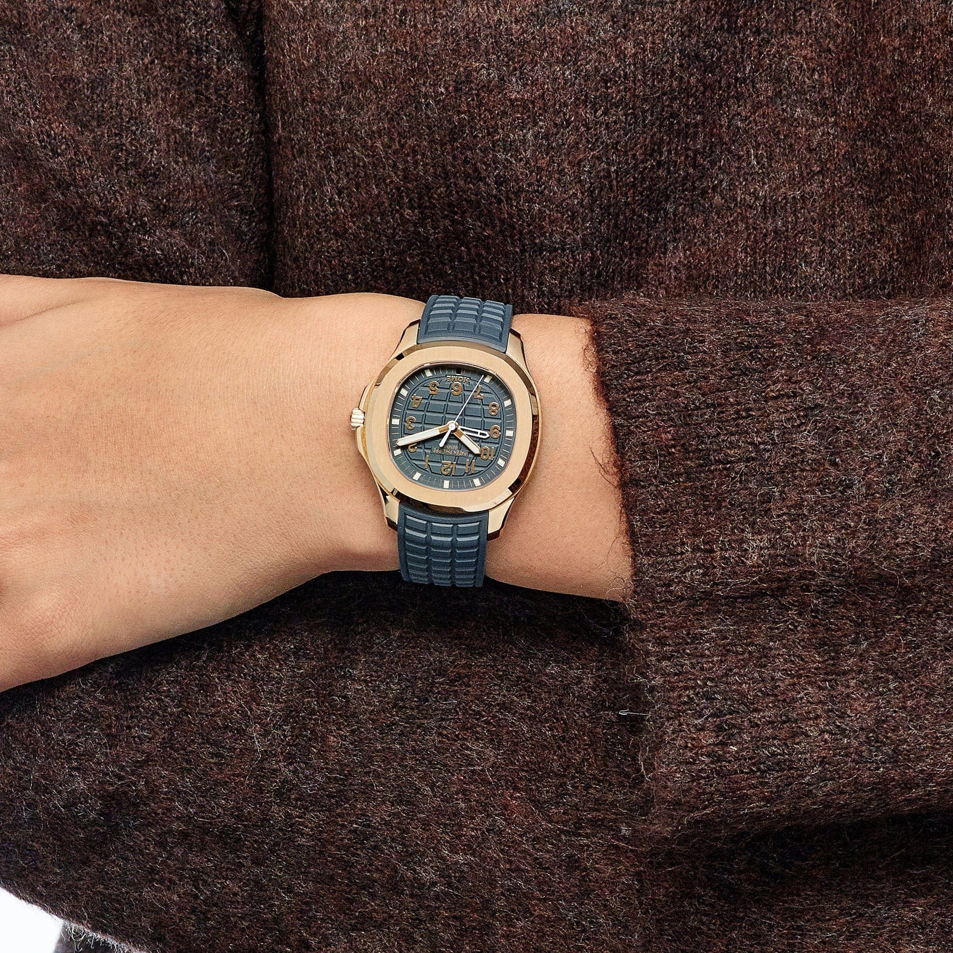Patek Philippe Aquanaut 5269R-001 'Travel Time' Quartz Rose Gold Blue Dial (2024)