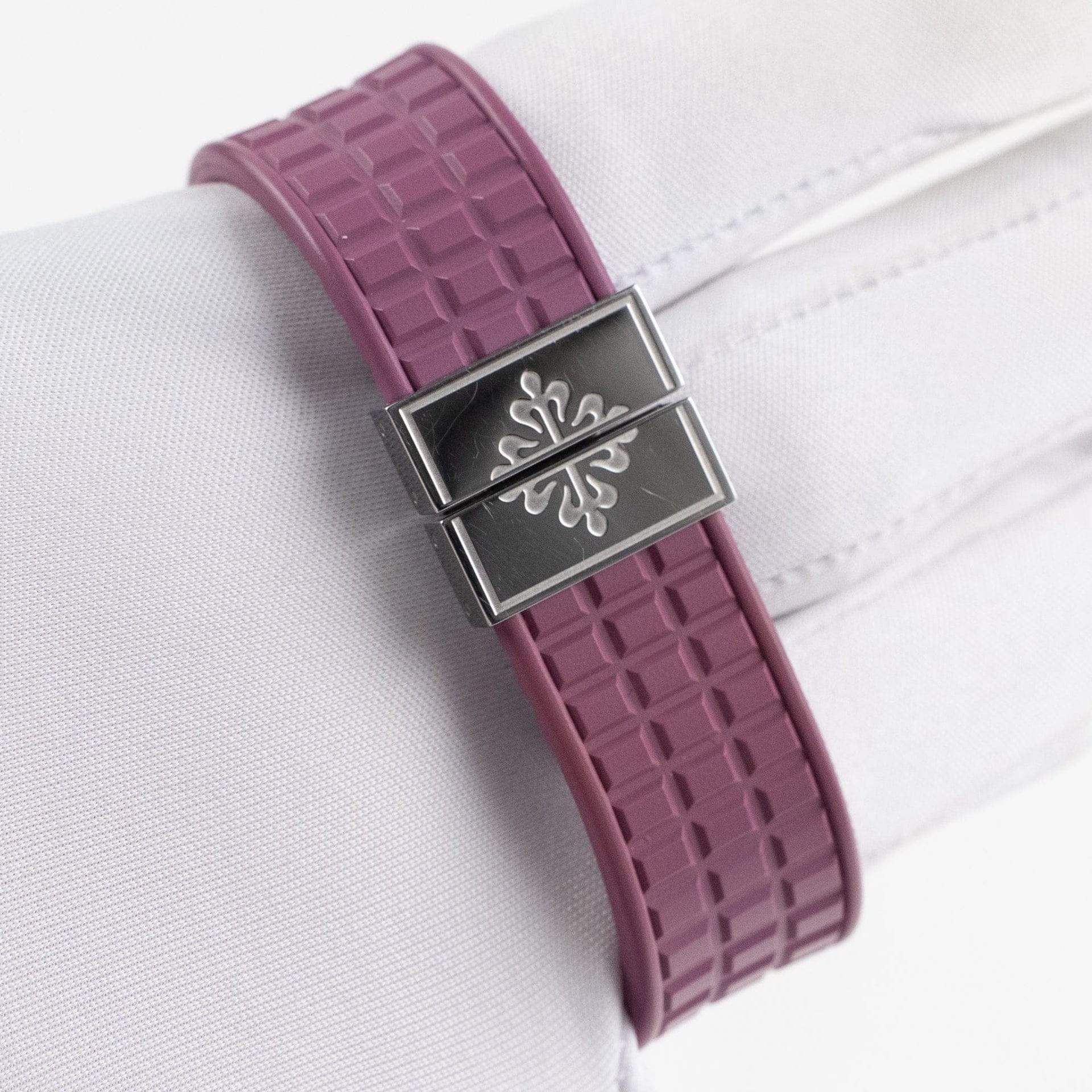 Patek Philippe Aquanaut Luce 5067A-016 'Ladies' Stainless Steel Pink Dial Diamond Bezel (2006)