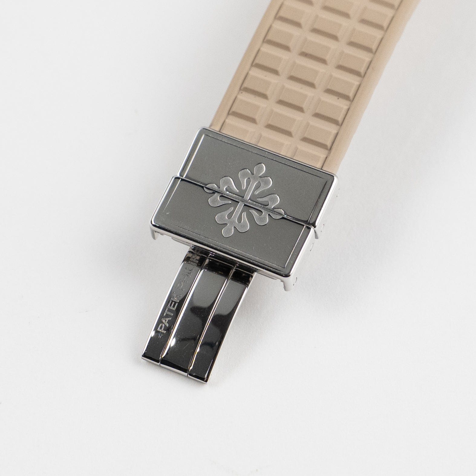 Patek Philippe Aquanaut Luce 5067A-020 'Ladies' Stainless Steel Beige Dial Diamond Bezel (2008)