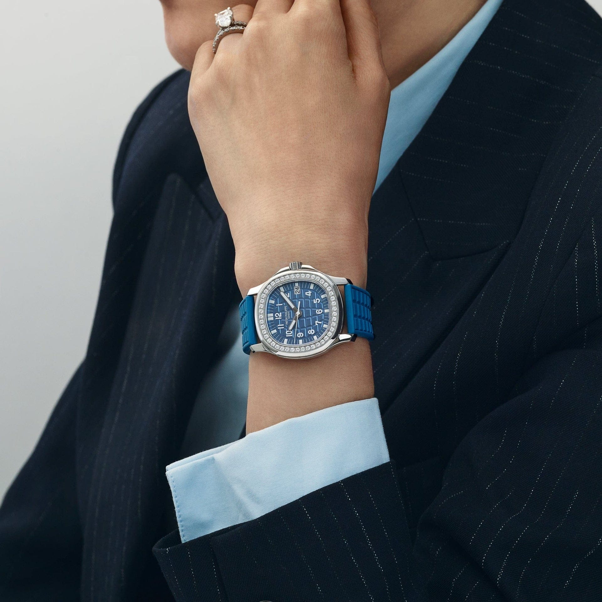 Patek Philippe Aquanaut Luce 5067A-022 'Ladies' Stainless Steel Blue Dial Diamond Bezel (2015)