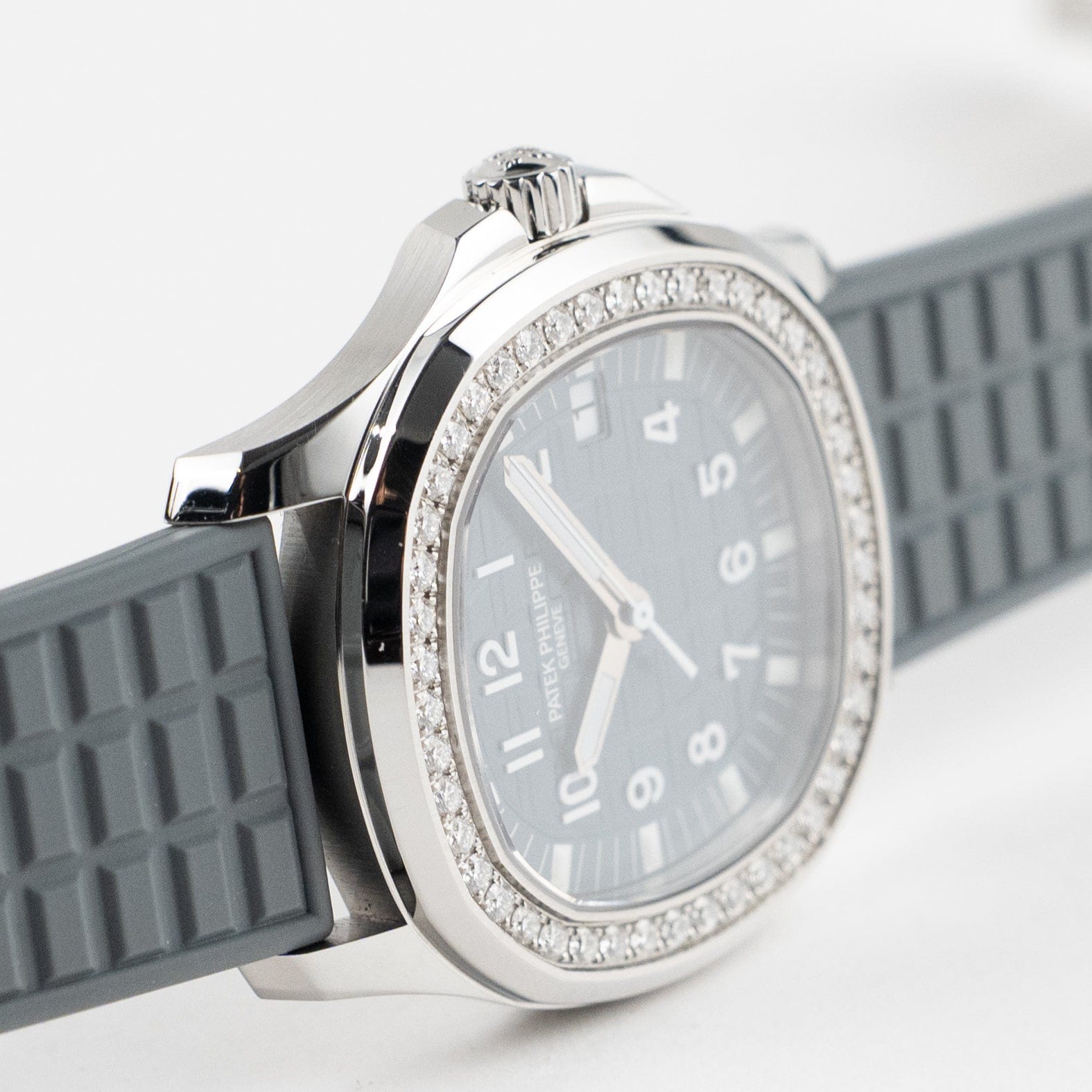 Patek Philippe Aquanaut Luce 5067A-025 'Ladies' Stainless Steel Misty Blue Dial Diamond Bezel (2019)