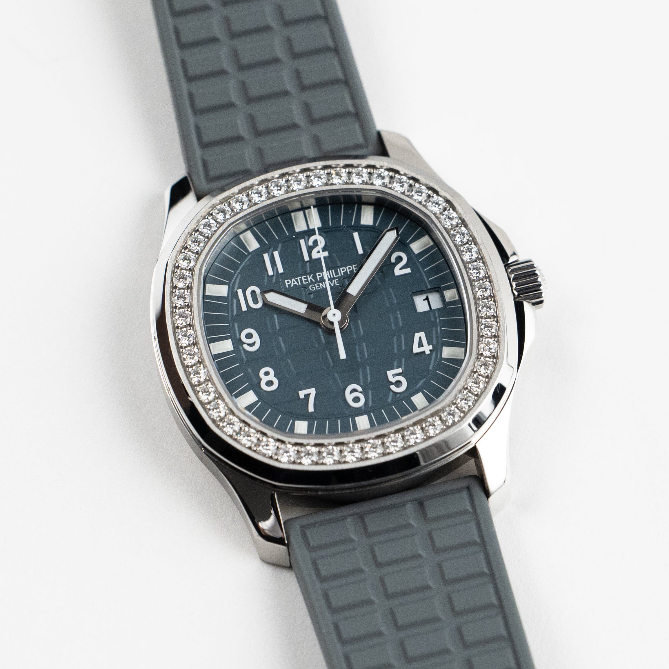 Patek Philippe Aquanaut Luce 5067A-025 'Ladies' Stainless Steel Misty Blue Dial Diamond Bezel (2019)