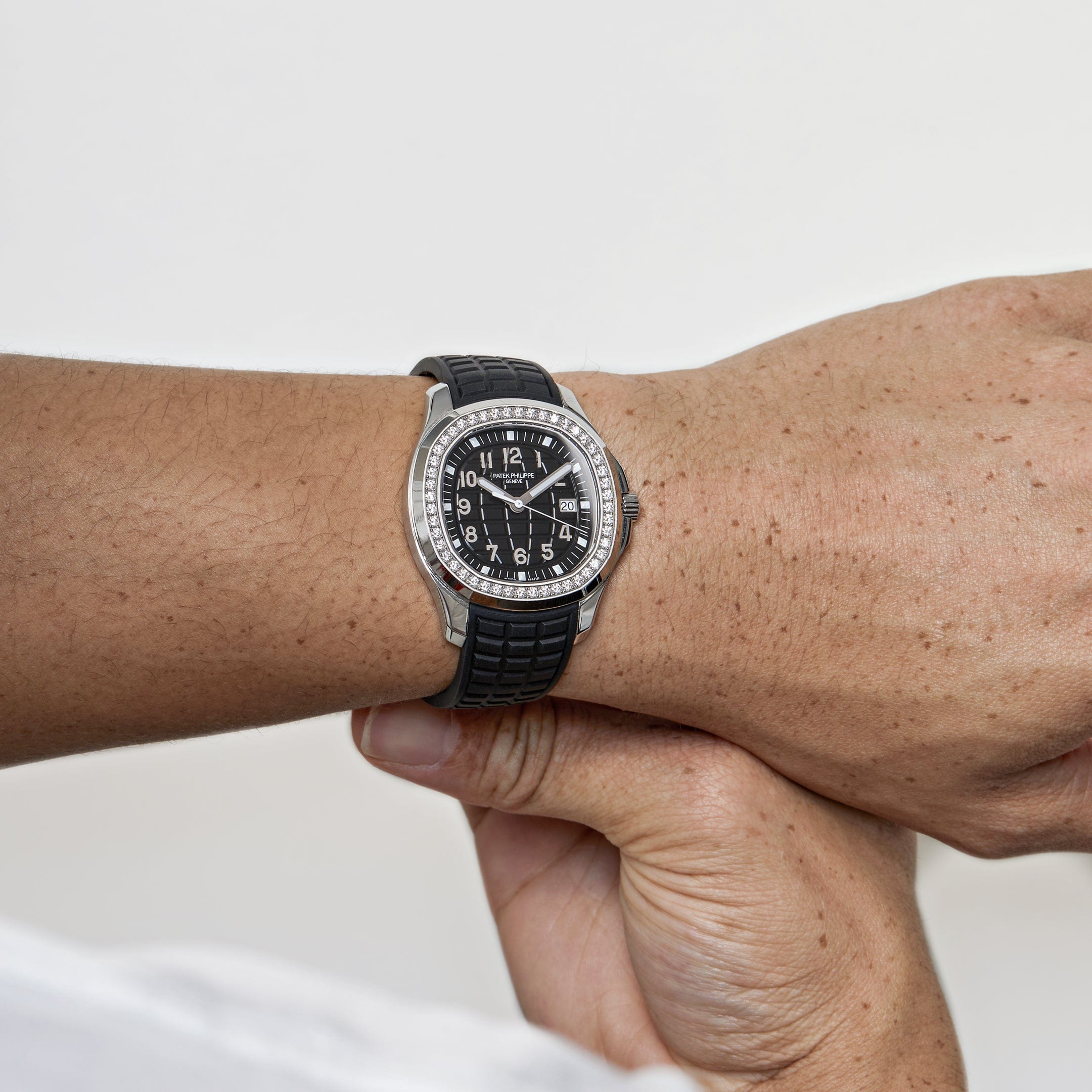 patek-philippe-aquanaut-luce-5267-200a-001-black-dial-diamond-bezel-patek-philippe-1200015775.jpg
