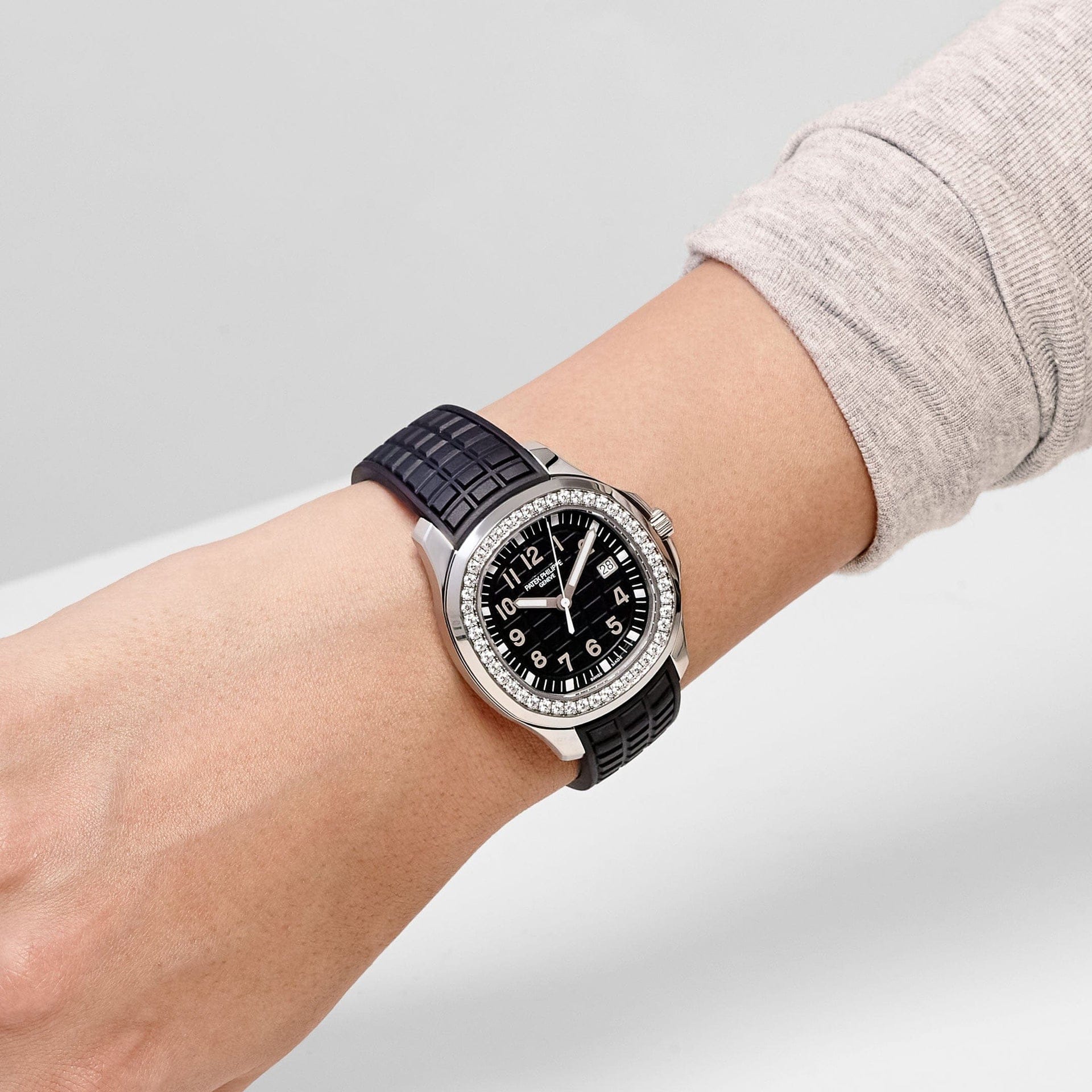 200A-001 Stainless Steel Black Dial Diamond Bezel (2025)
