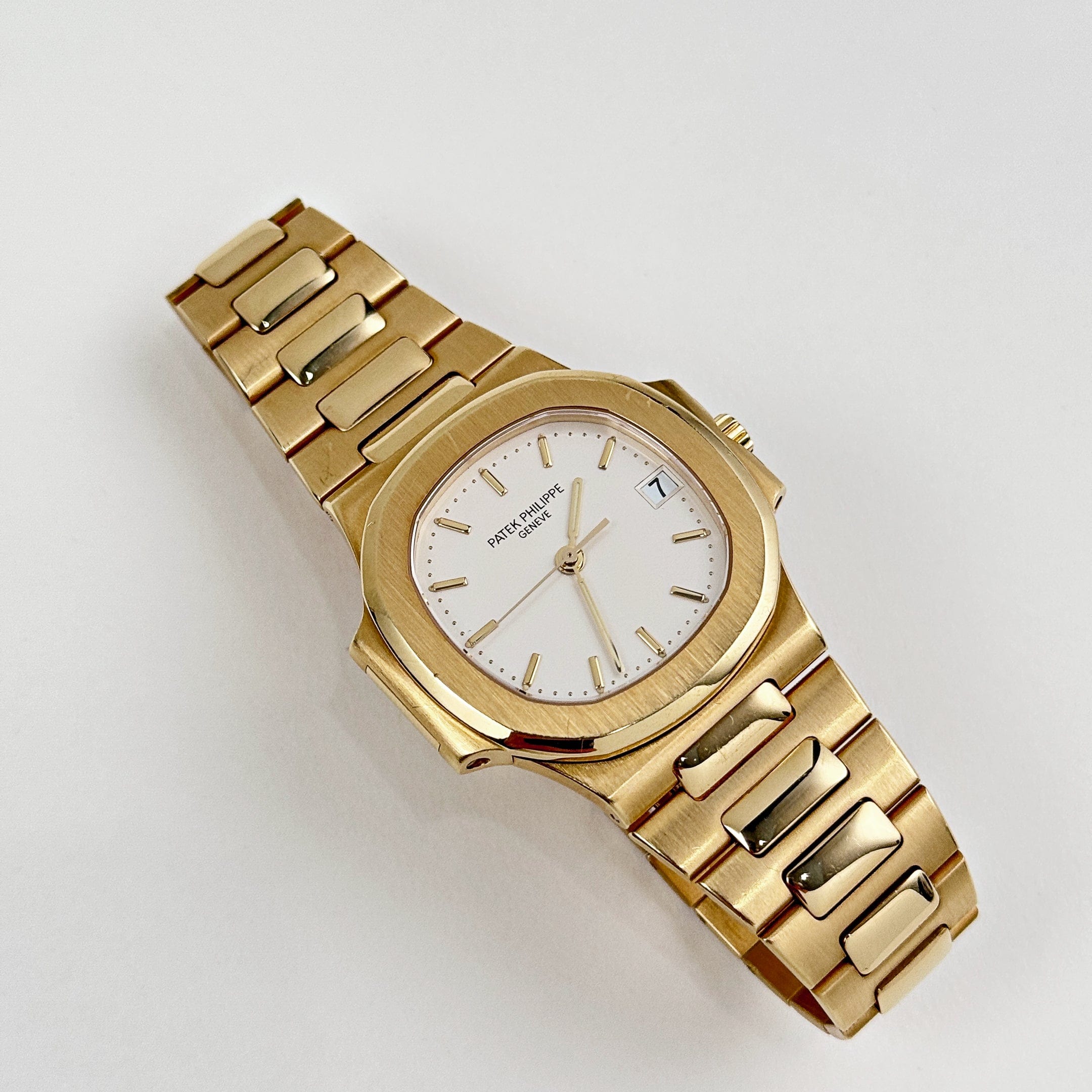 Patek Philippe Nautilus 3800/1J-001 Yellow Gold White Dial (2000)