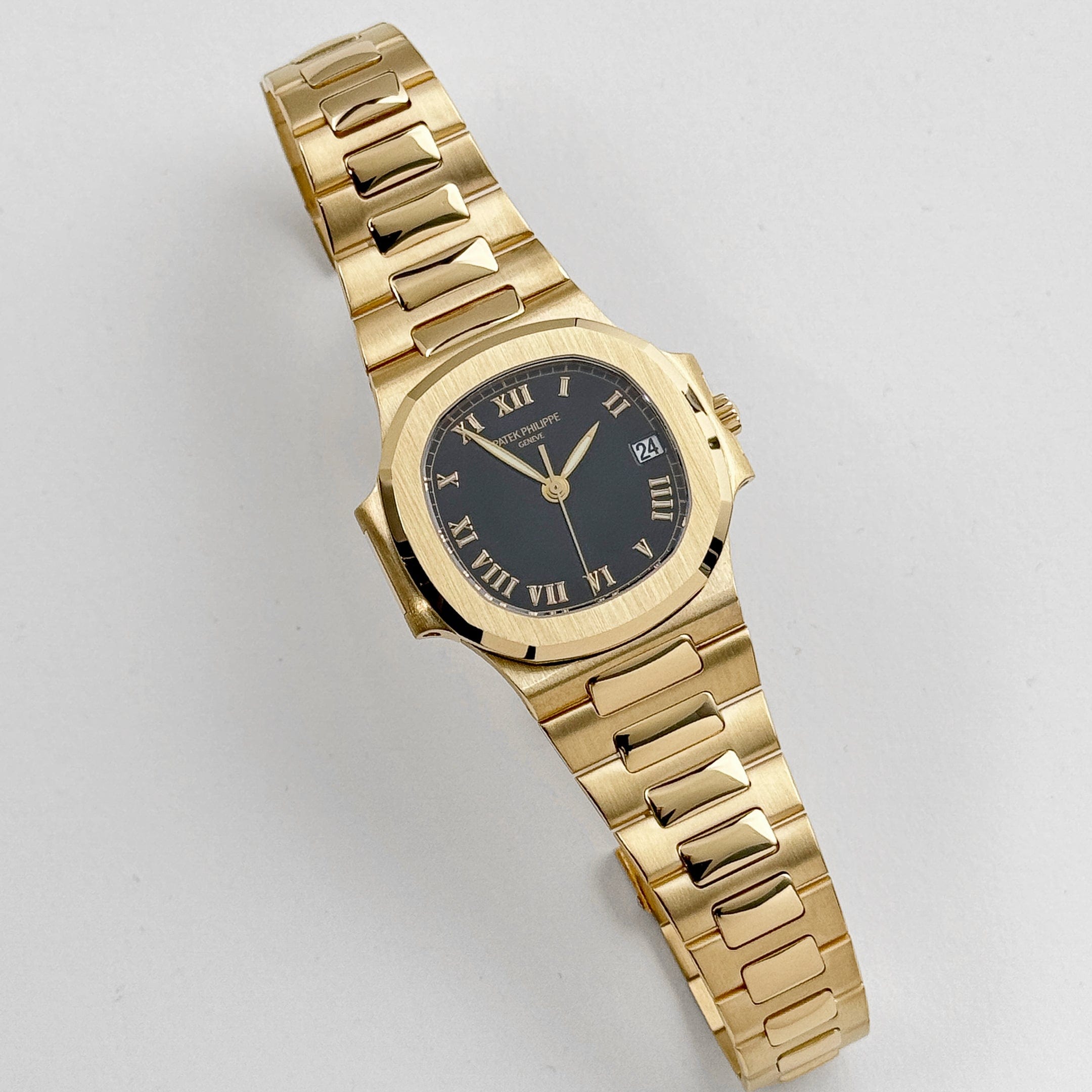 Patek Philippe Nautilus 3800/1J-017 Yellow Gold Black Dial (2003)