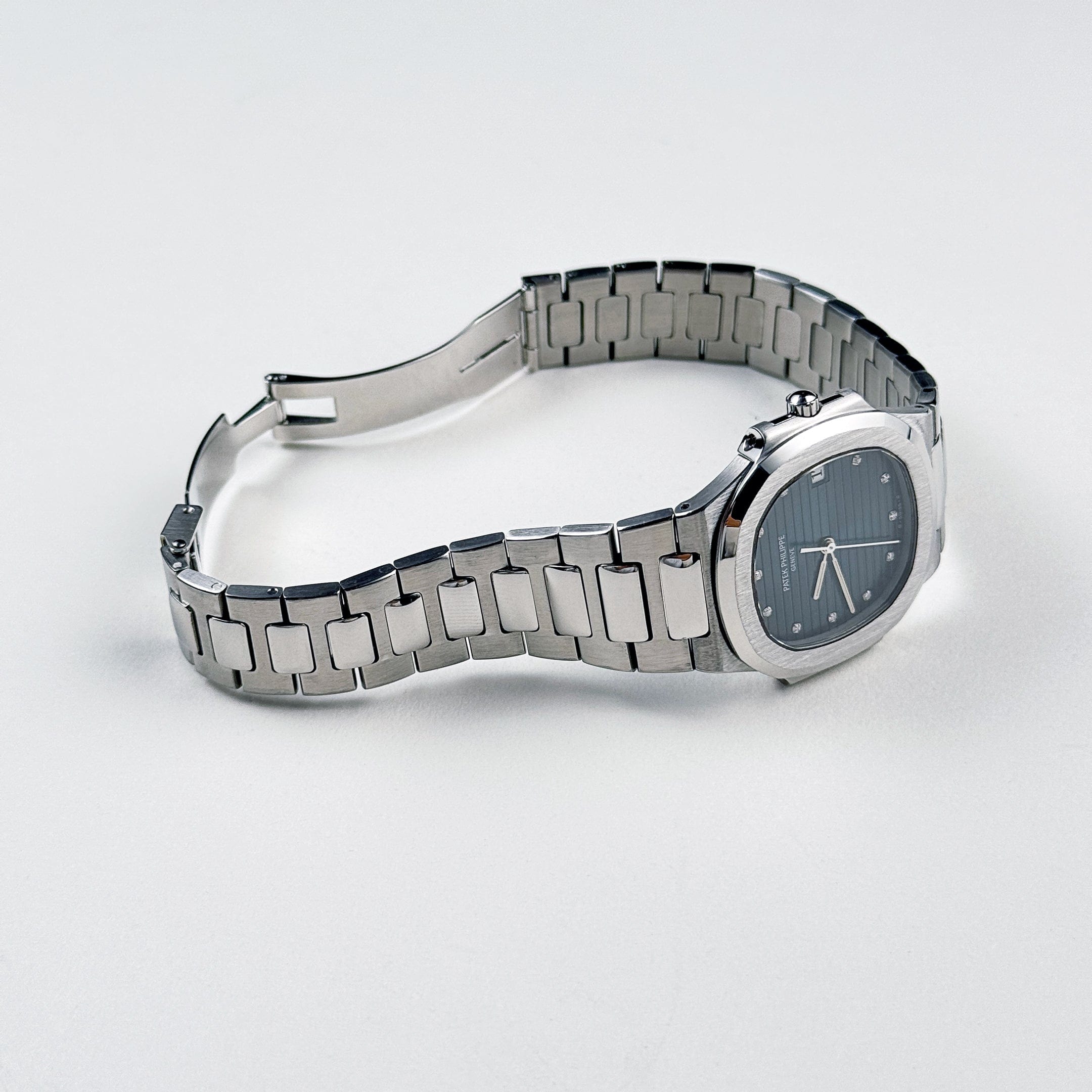Patek Philippe Nautilus 3900/1A 'Ladies' Quartz Stainless Steel Blue Dial