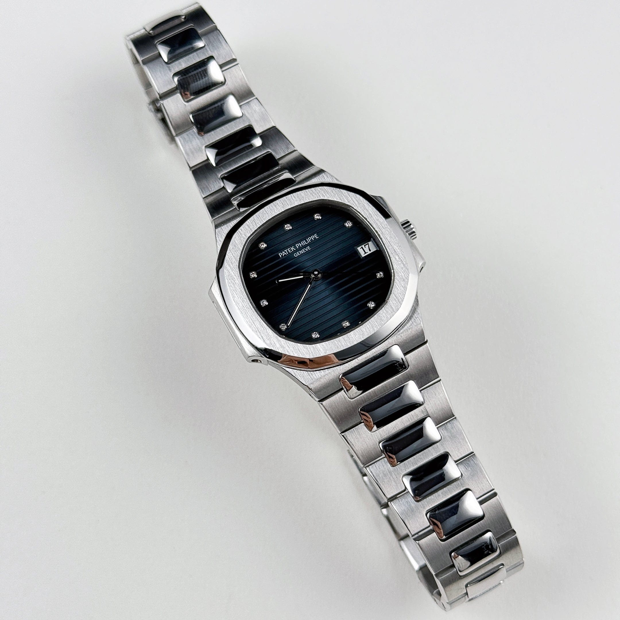 Patek Philippe Nautilus 3900/1A 'Ladies' Quartz Stainless Steel Blue Dial