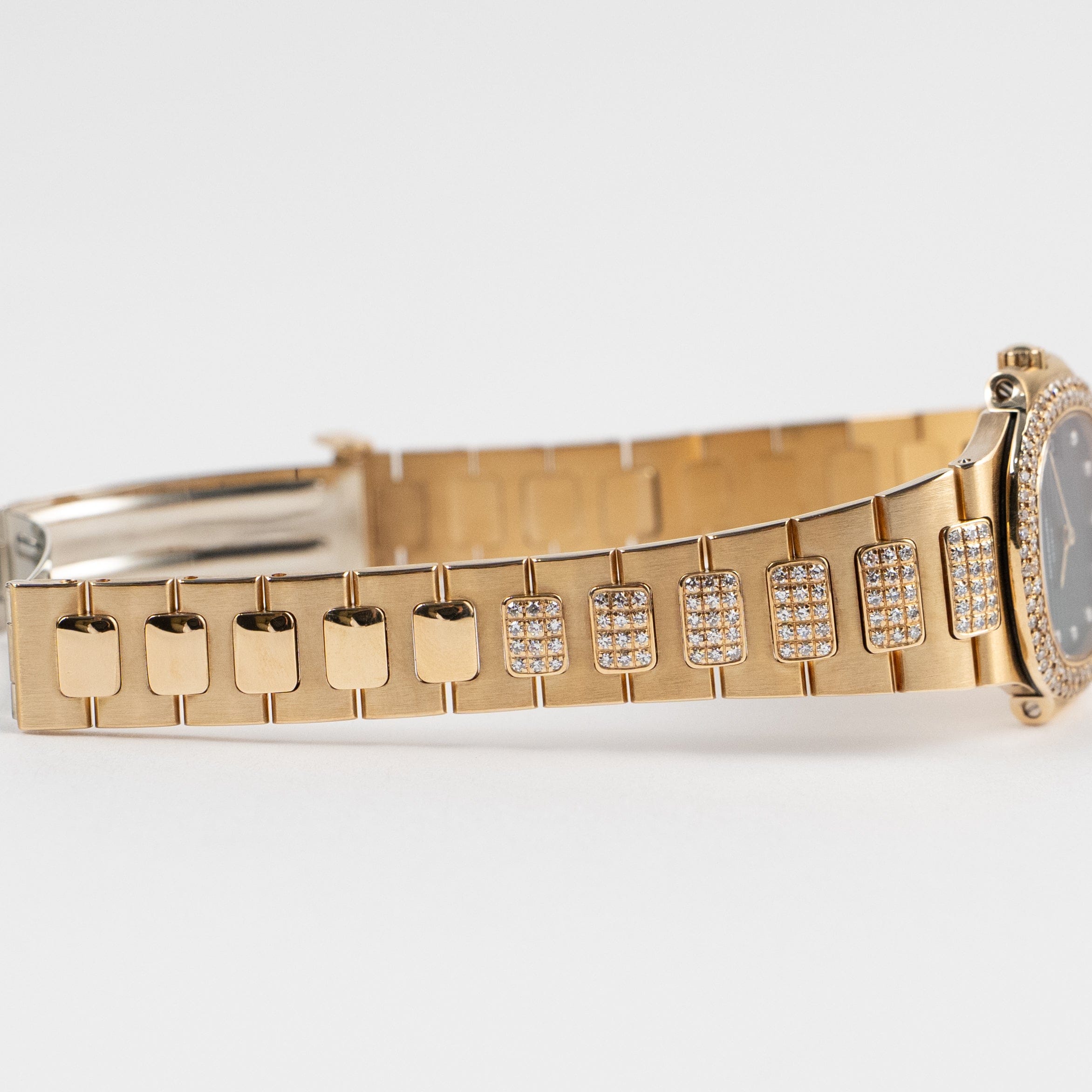 Patek Philippe Nautilus 4700/5 Yellow Gold Blue Diamond Dial