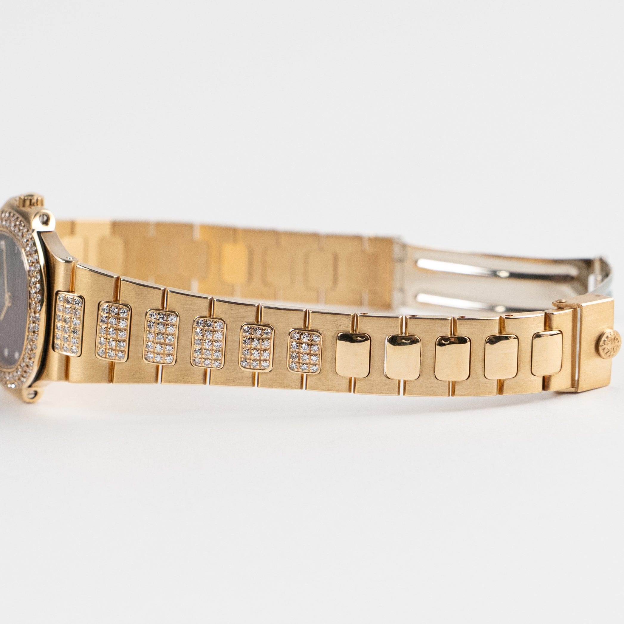 Patek Philippe Nautilus 4700/5 Yellow Gold Blue Diamond Dial