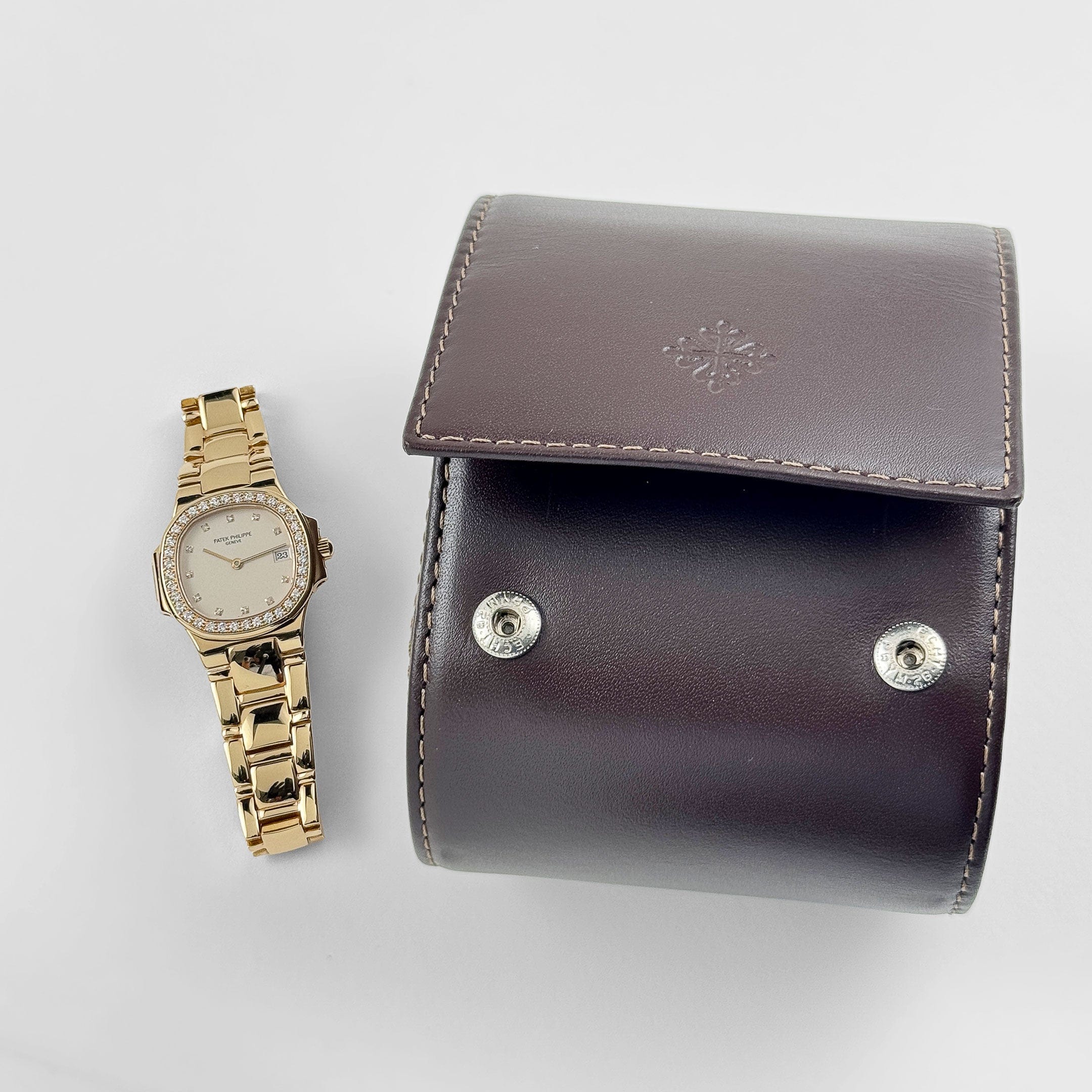 Patek Philippe Nautilus 4700/53 'Ladies' Yellow Gold White Diamond Dial Diamond Bezel (1990)