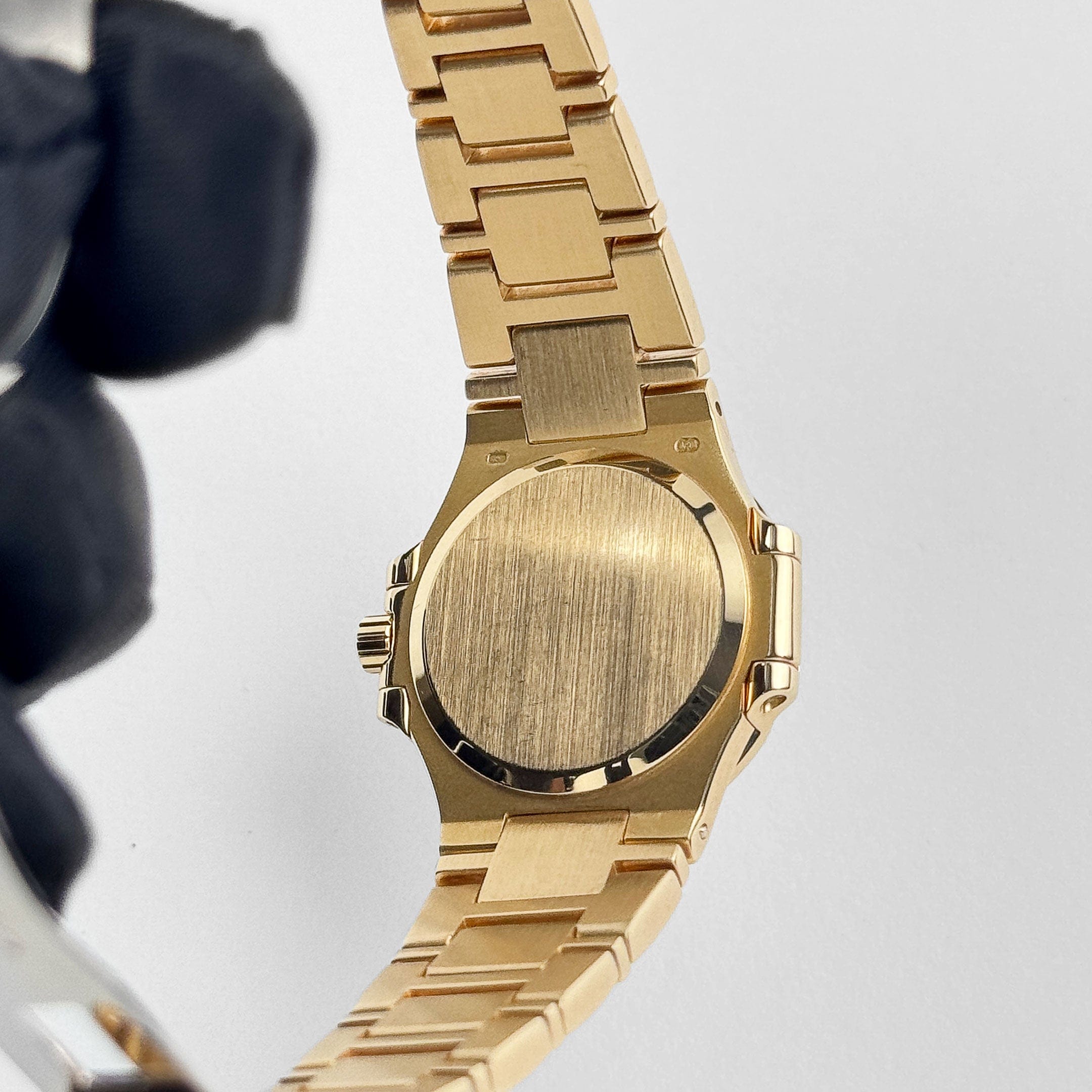 Patek Philippe Nautilus 4700/53 'Ladies' Yellow Gold White Diamond Dial Diamond Bezel (1990)