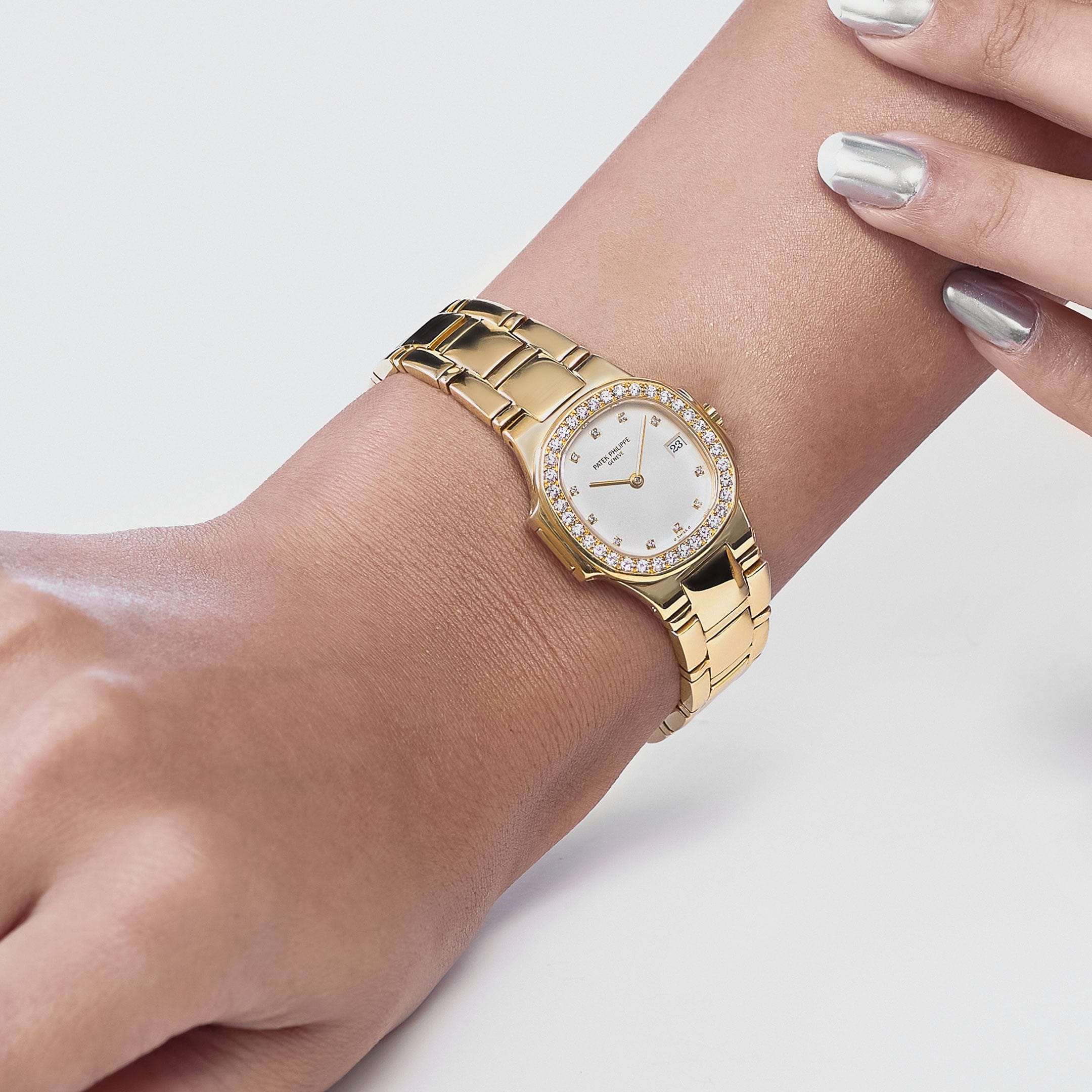 53 'Ladies' Yellow Gold White Diamond Dial Diamond Bezel (1990)