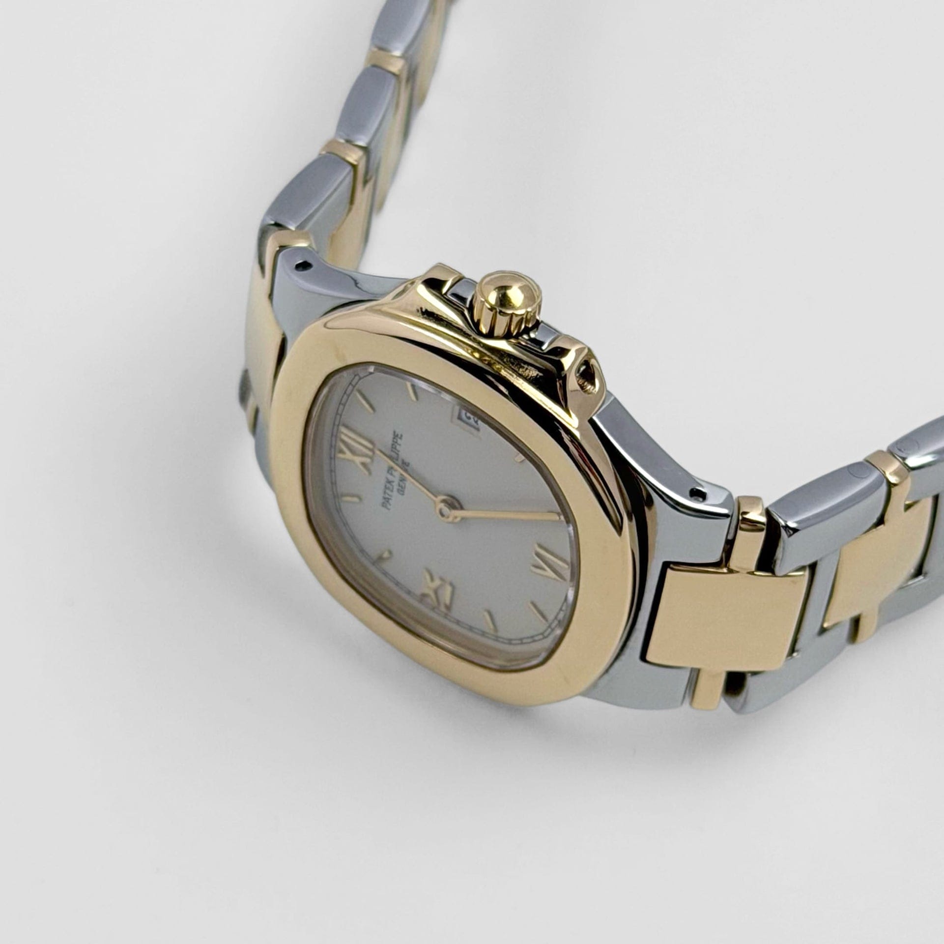 Patek Philippe Nautilus 4700/61 'Ladies' Stainless Steel Yellow Gold White Dial Quartz