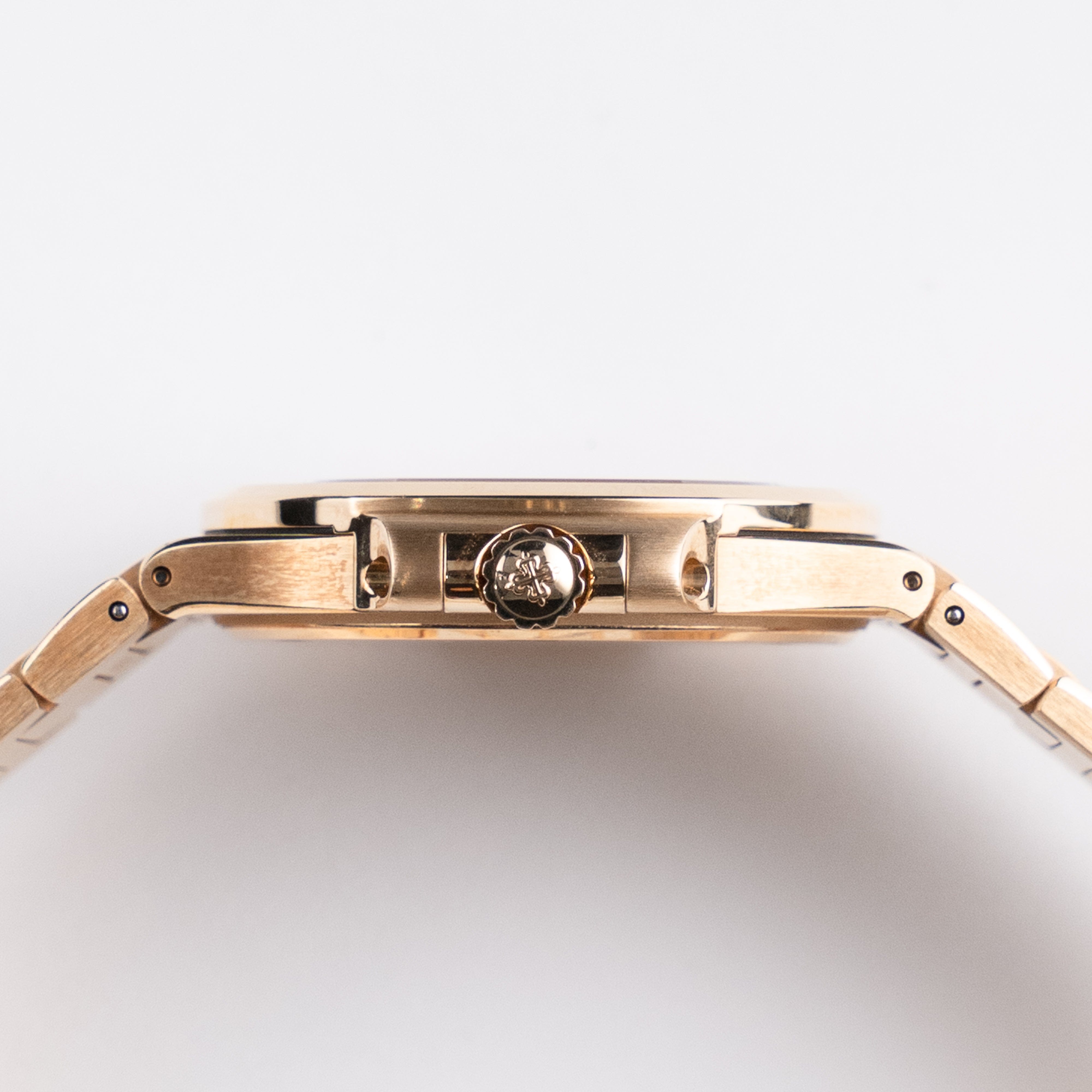 Patek Philippe Nautilus 7010/1R-011 'Ladies' Rose Gold Silver Dial Diamond Bezel Quartz