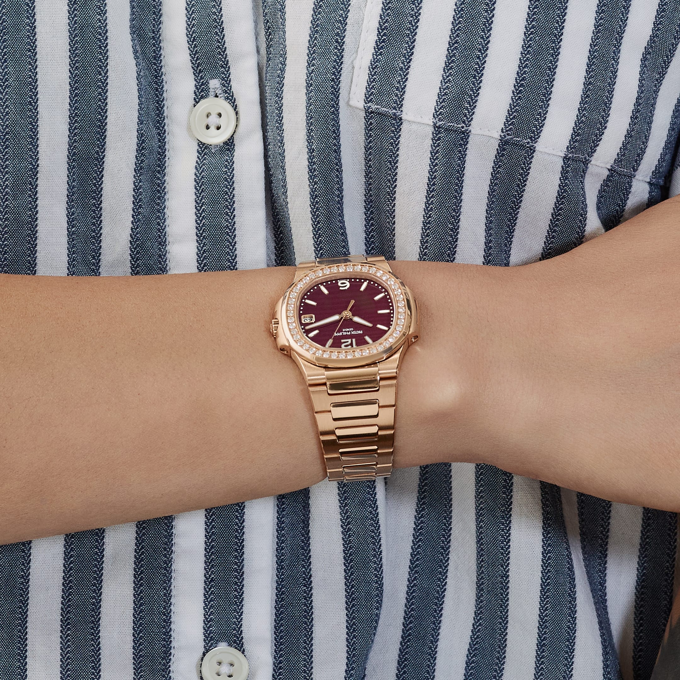 Patek Philippe Nautilus 7010/1R-013 'Ladies' Rose Gold Purple Dial Diamond Bezel Quartz (2026)