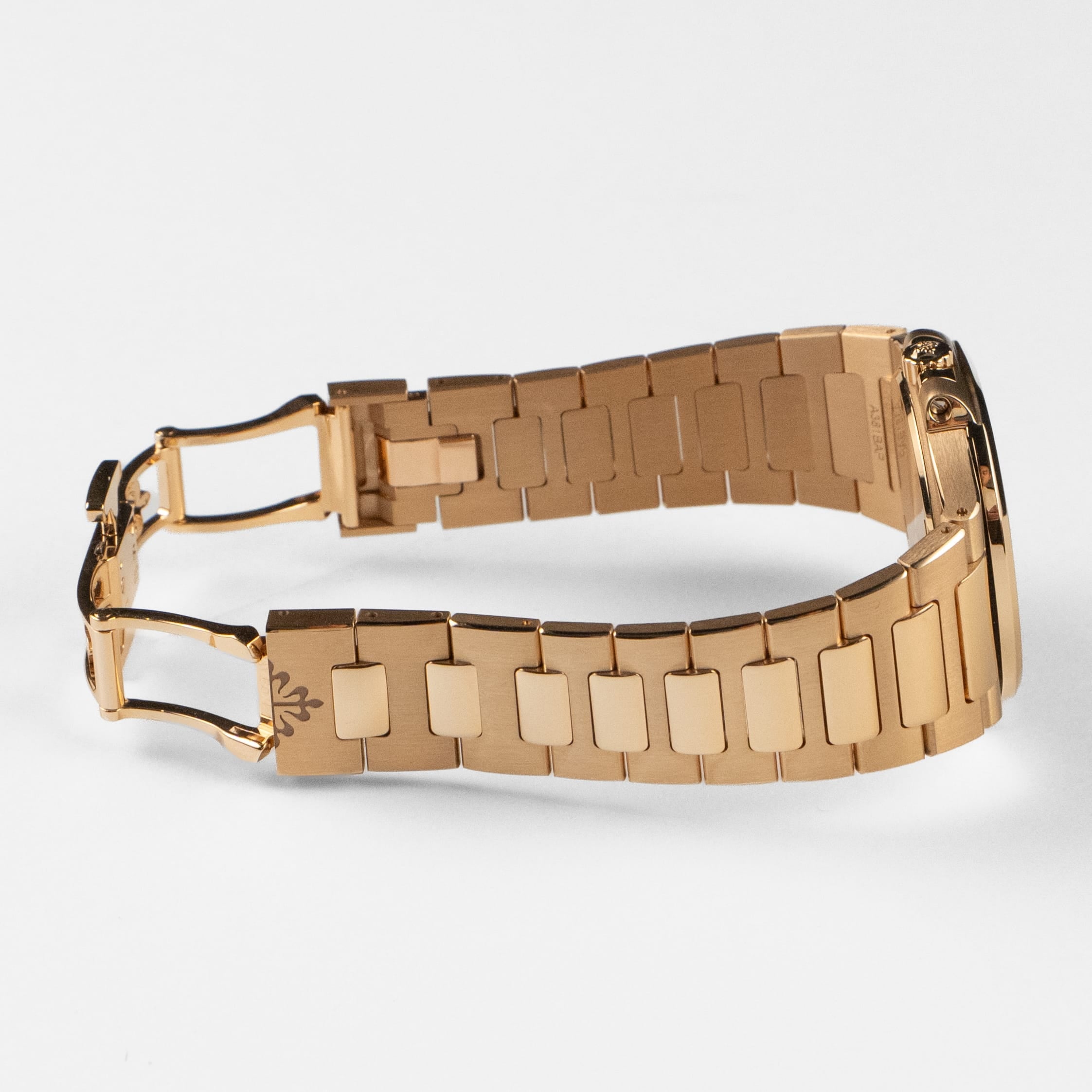 Patek Philippe Nautilus 7010/1R-013 'Ladies' Rose Gold Purple Dial Diamond Bezel Quartz (2026)