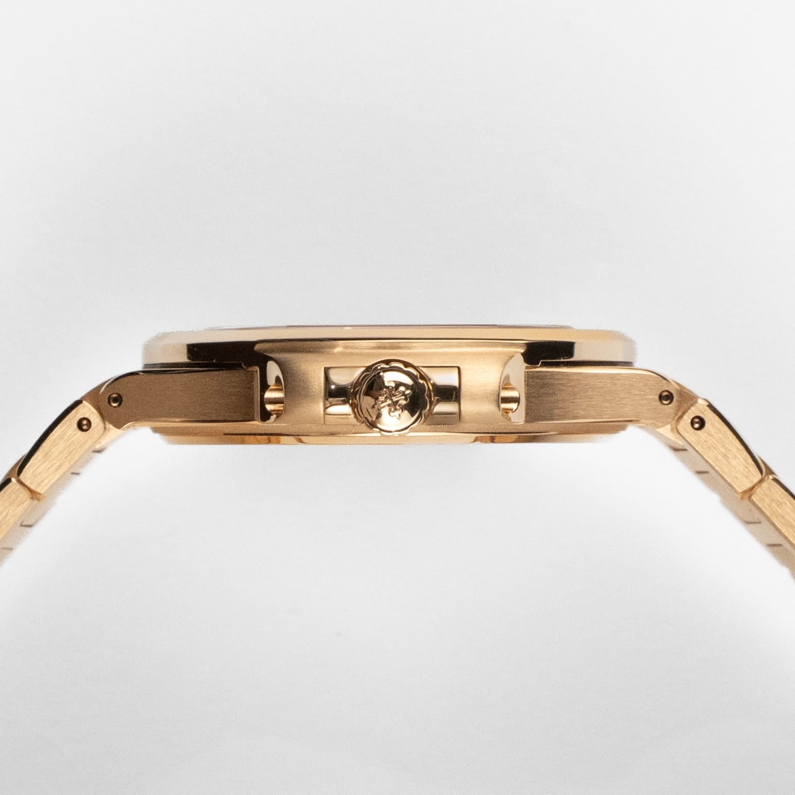 Patek Philippe Nautilus 7010/1R-013 'Ladies' Rose Gold Purple Dial Diamond Bezel Quartz (2026)