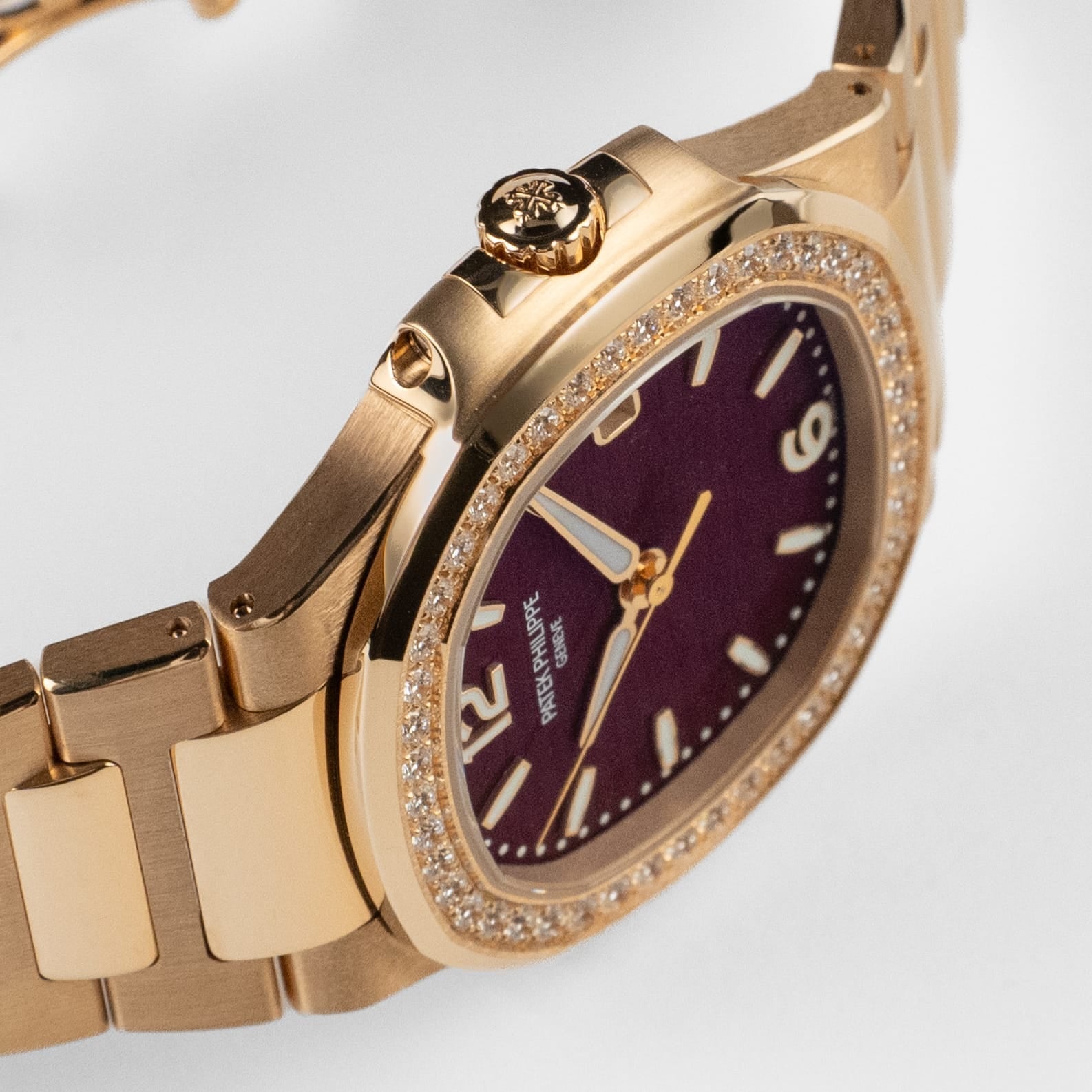 Patek Philippe Nautilus 7010/1R-013 'Ladies' Rose Gold Purple Dial Diamond Bezel Quartz (2026)