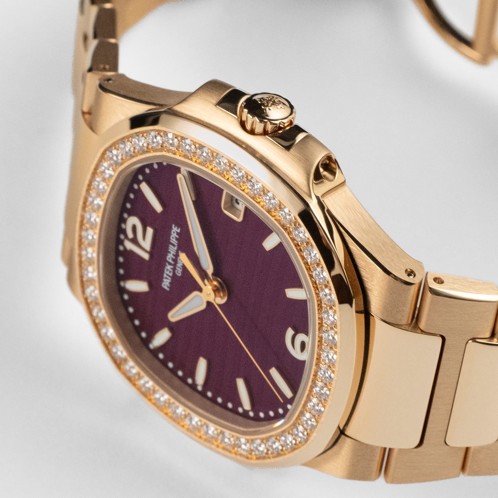 Patek Philippe Nautilus 7010/1R-013 'Ladies' Rose Gold Purple Dial Diamond Bezel Quartz (2026)