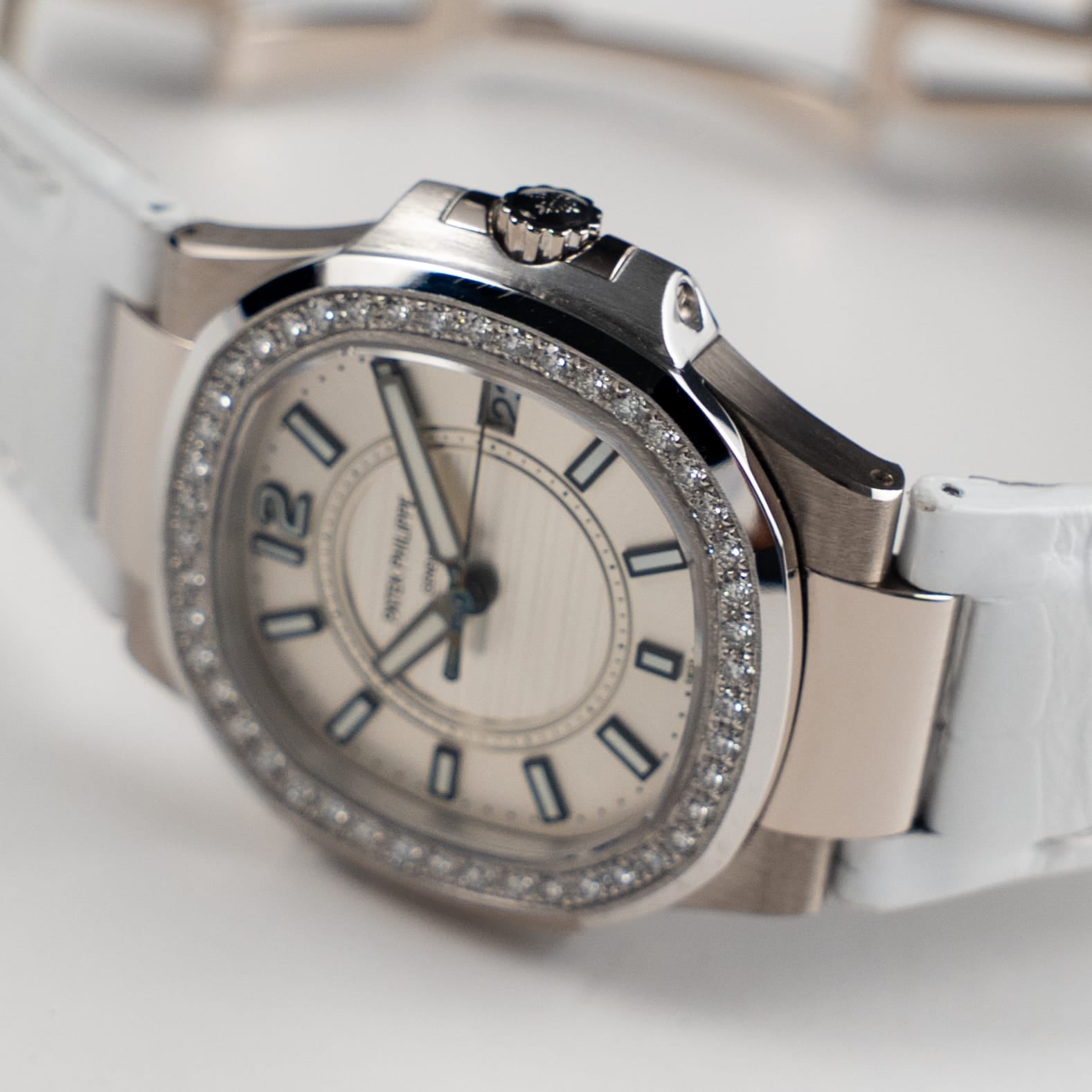 Patek Philippe Nautilus 7010G 'Ladies' White Gold Silver Dial Diamond Bezel Quartz