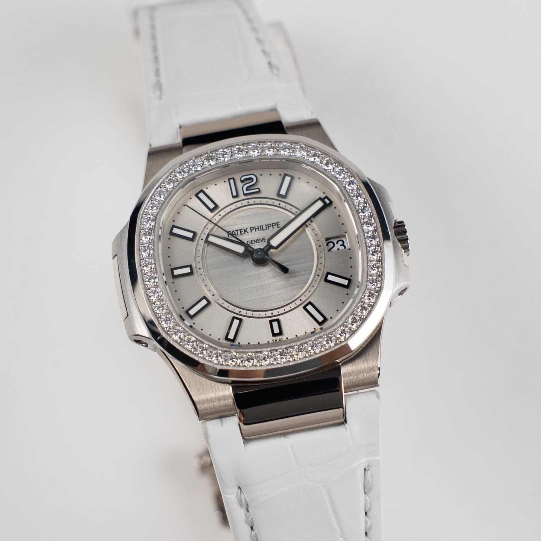 Patek Philippe Nautilus 7010G 'Ladies' White Gold Silver Dial Diamond Bezel Quartz