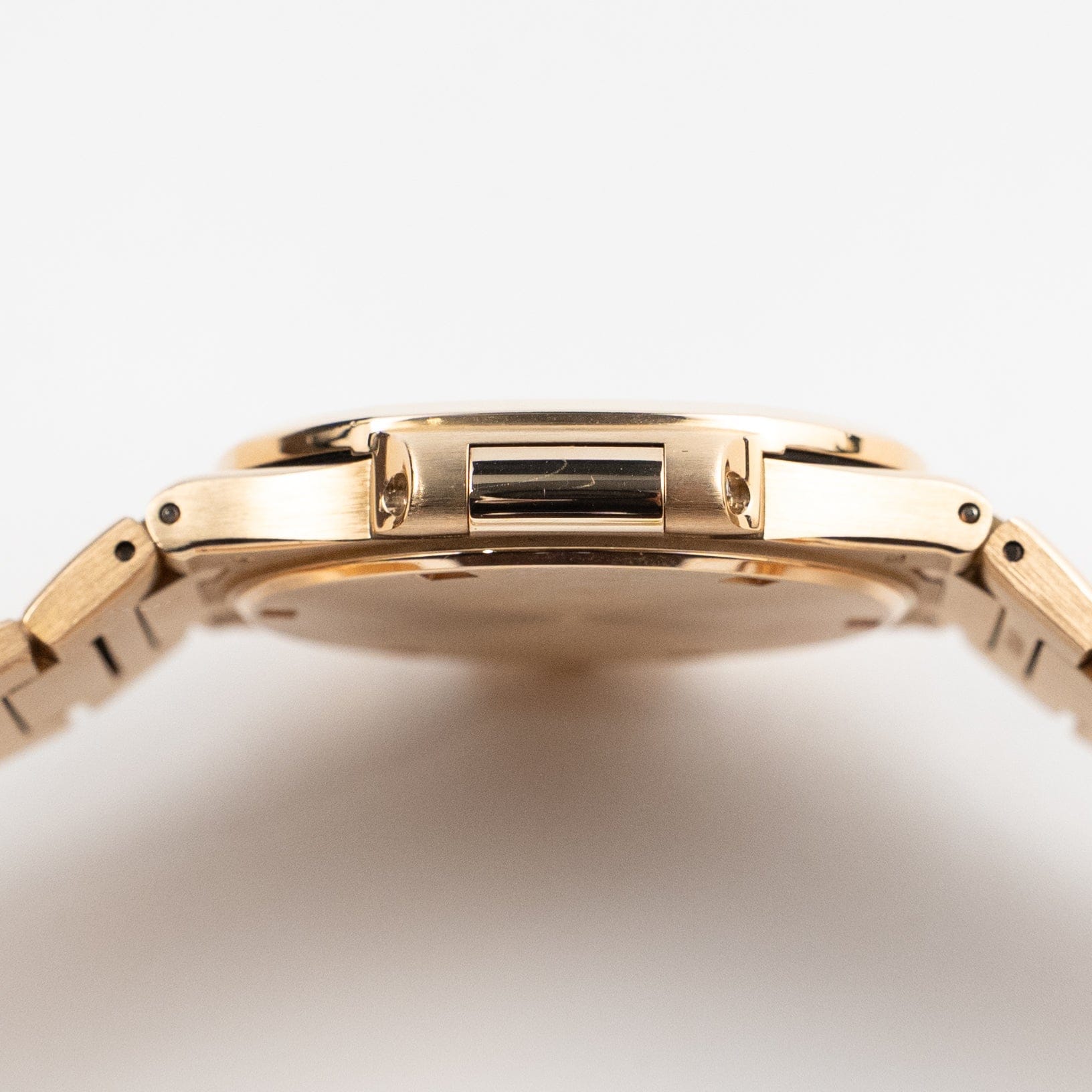 Patek Philippe Nautilus 7011/1R-001 'Ladies' Rose Gold Silver Dial (2010)